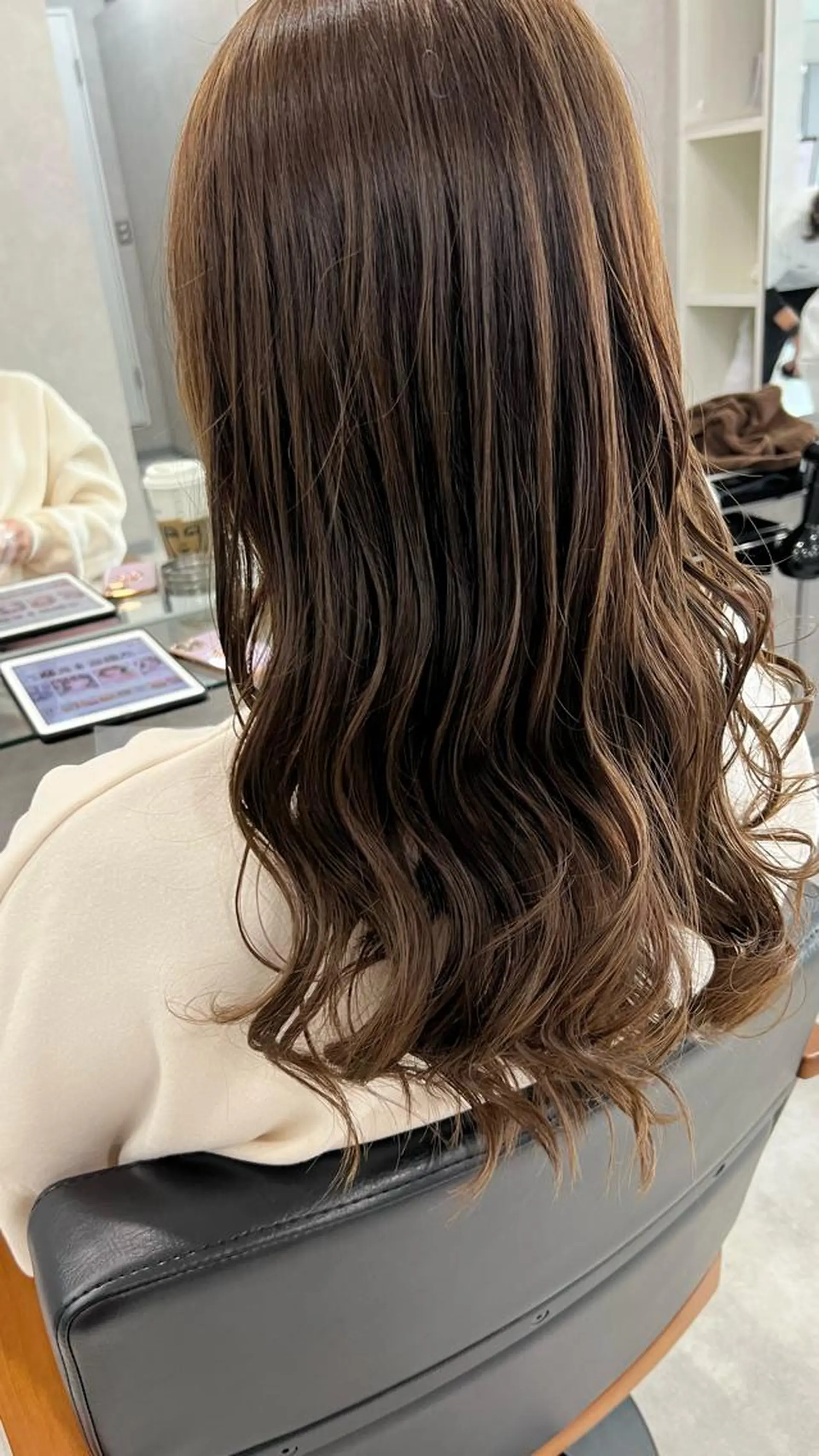 ロング カラー アッシュ ベージュカラー カット パーマ トリートメント 🌈艶髪　矯正 川崎　海🌈のヘアスタイル