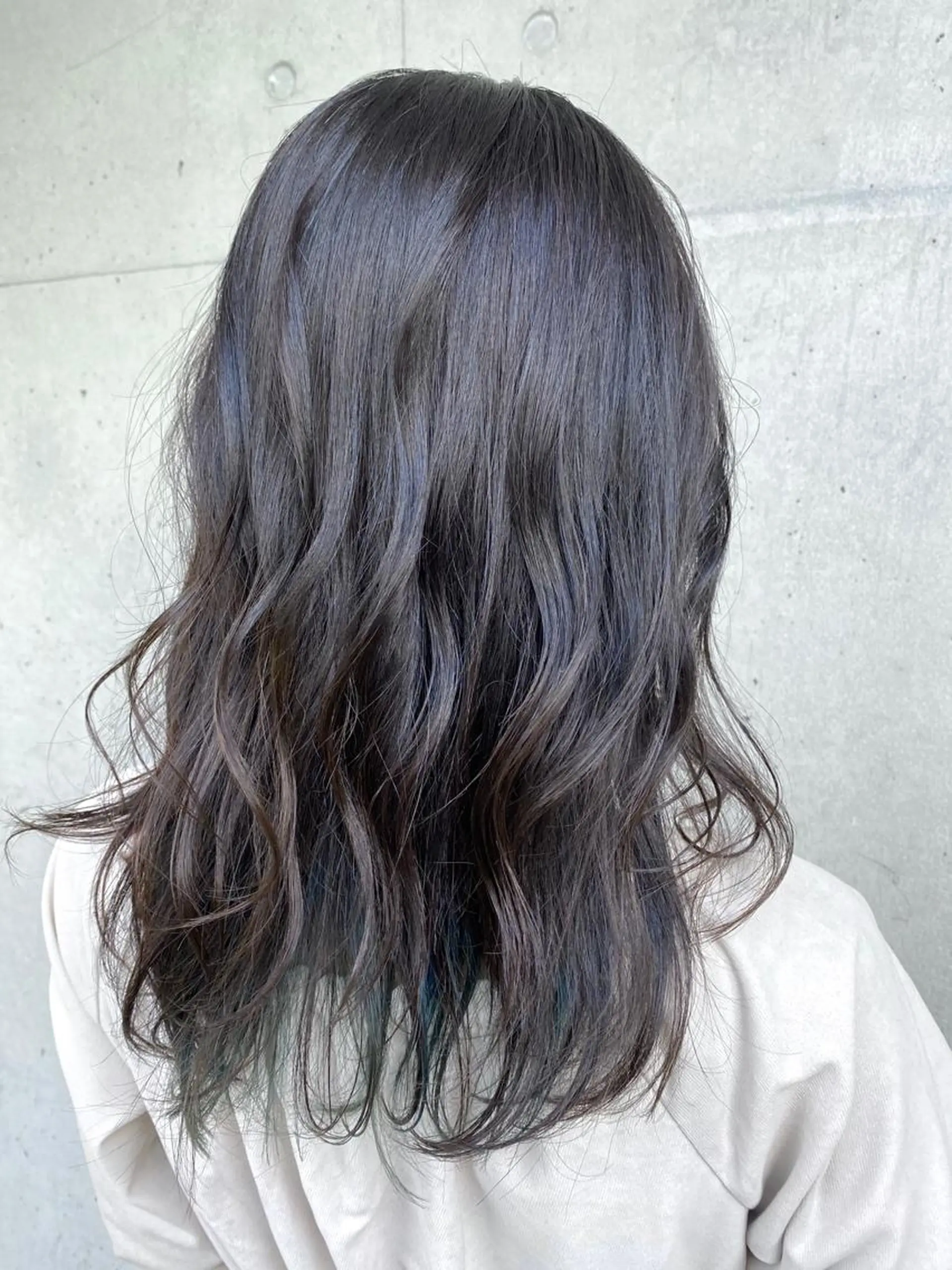 セミロング カラー アッシュ ダークアッシュ 川越 輝梨奈のヘアスタイル