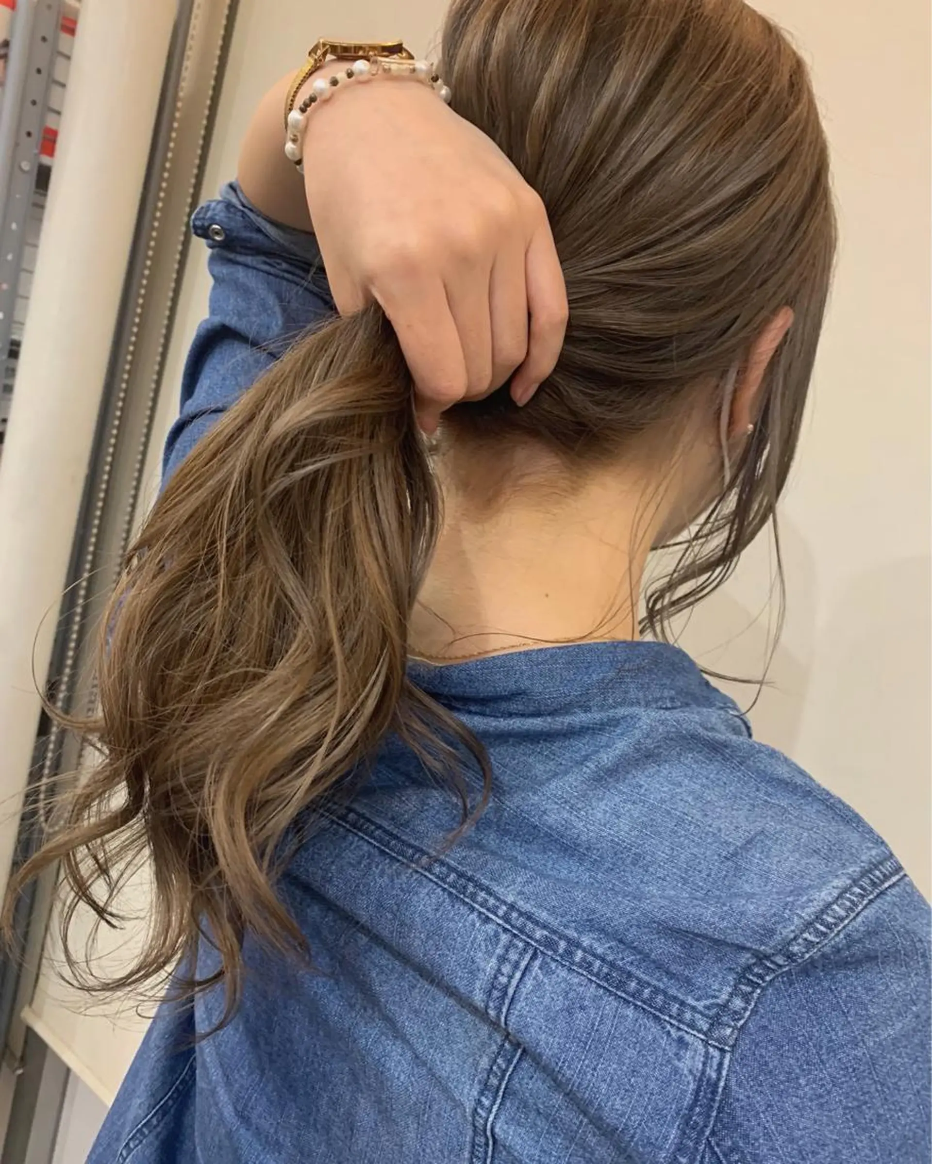 ロング カラー ヘアアレンジ アッシュ ベージュカラー 今村公介 ブリーチ特化、派手髪のヘアスタイル