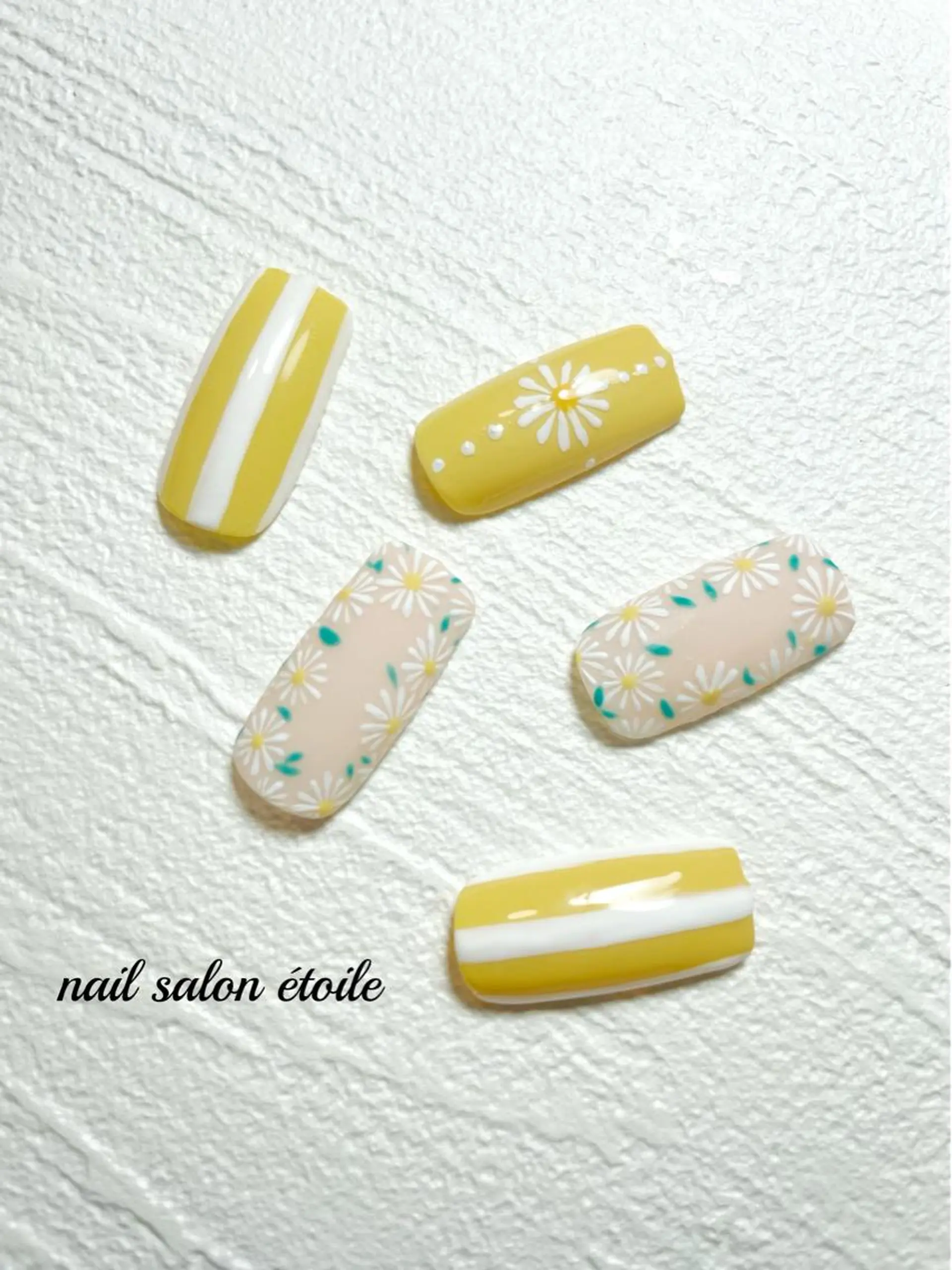 ネイル アートネイル ボーダー フラワーネイル ジェルネイル ホワイト ハンドネイル nail salon étoileのネイルデザイン