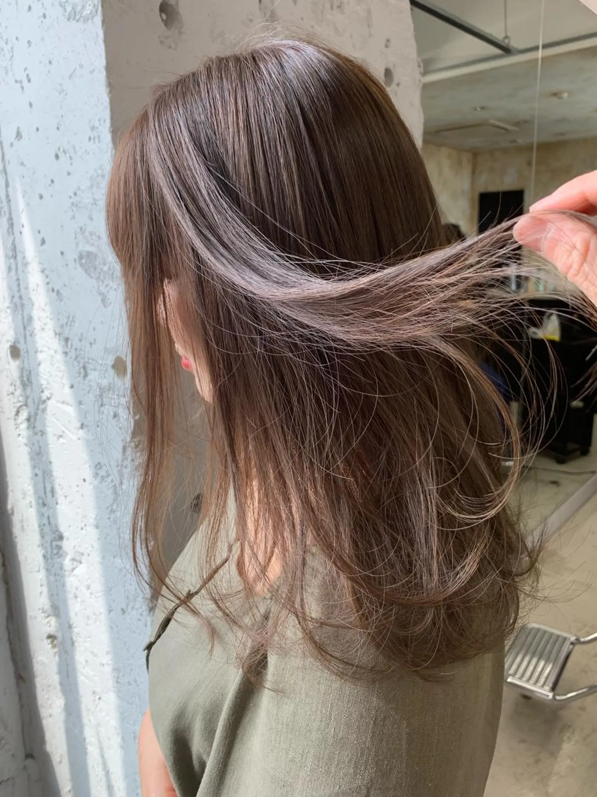 ミディアム カラー パーマ カット ヘアカラー 縮毛矯正 トリートメント ヘッドスパ 小田 莉加子のヘアスタイル