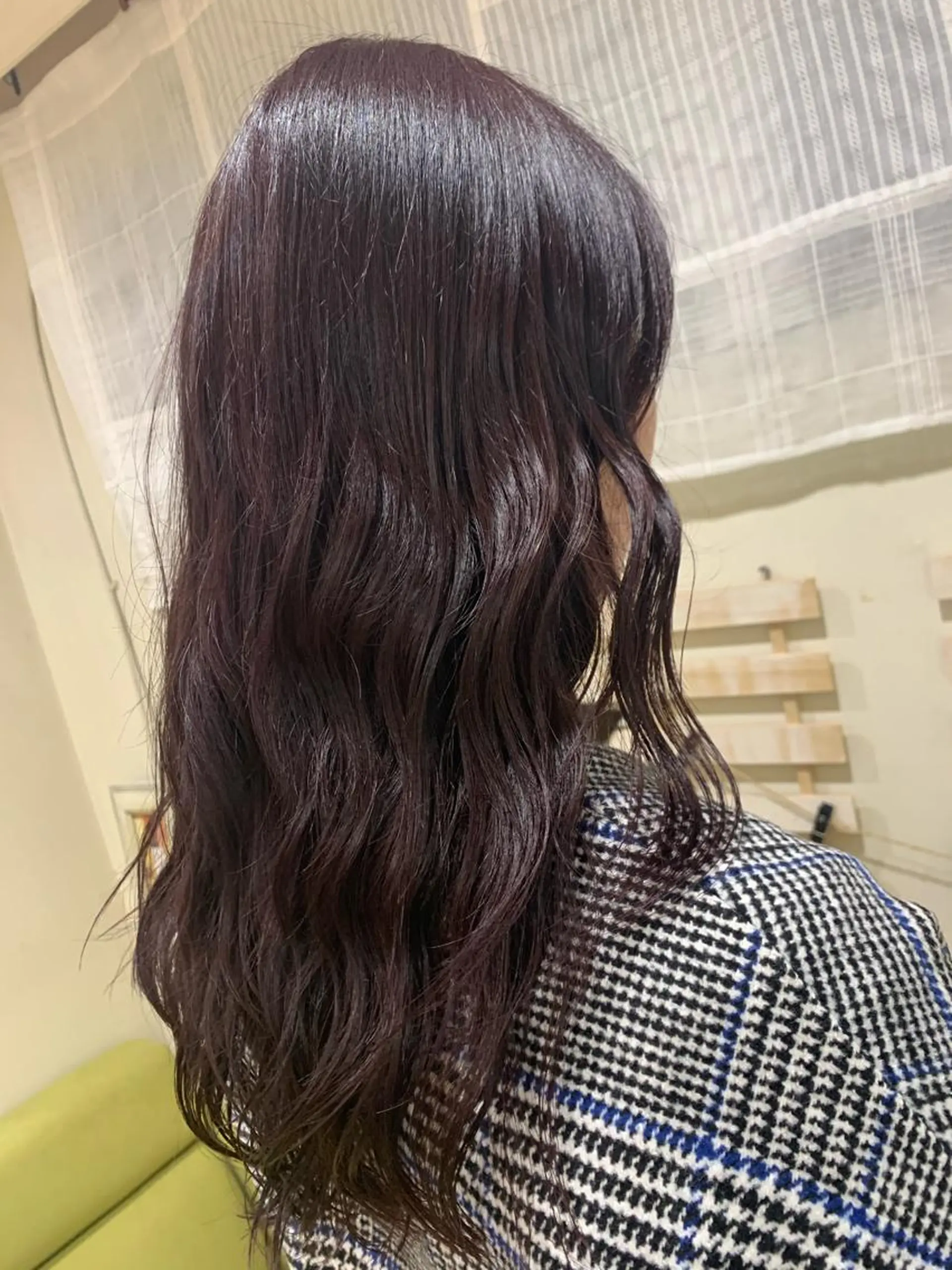 ロング パープルカラー カット ヘアカラー トリートメント 丸山 亜加理のヘアスタイル