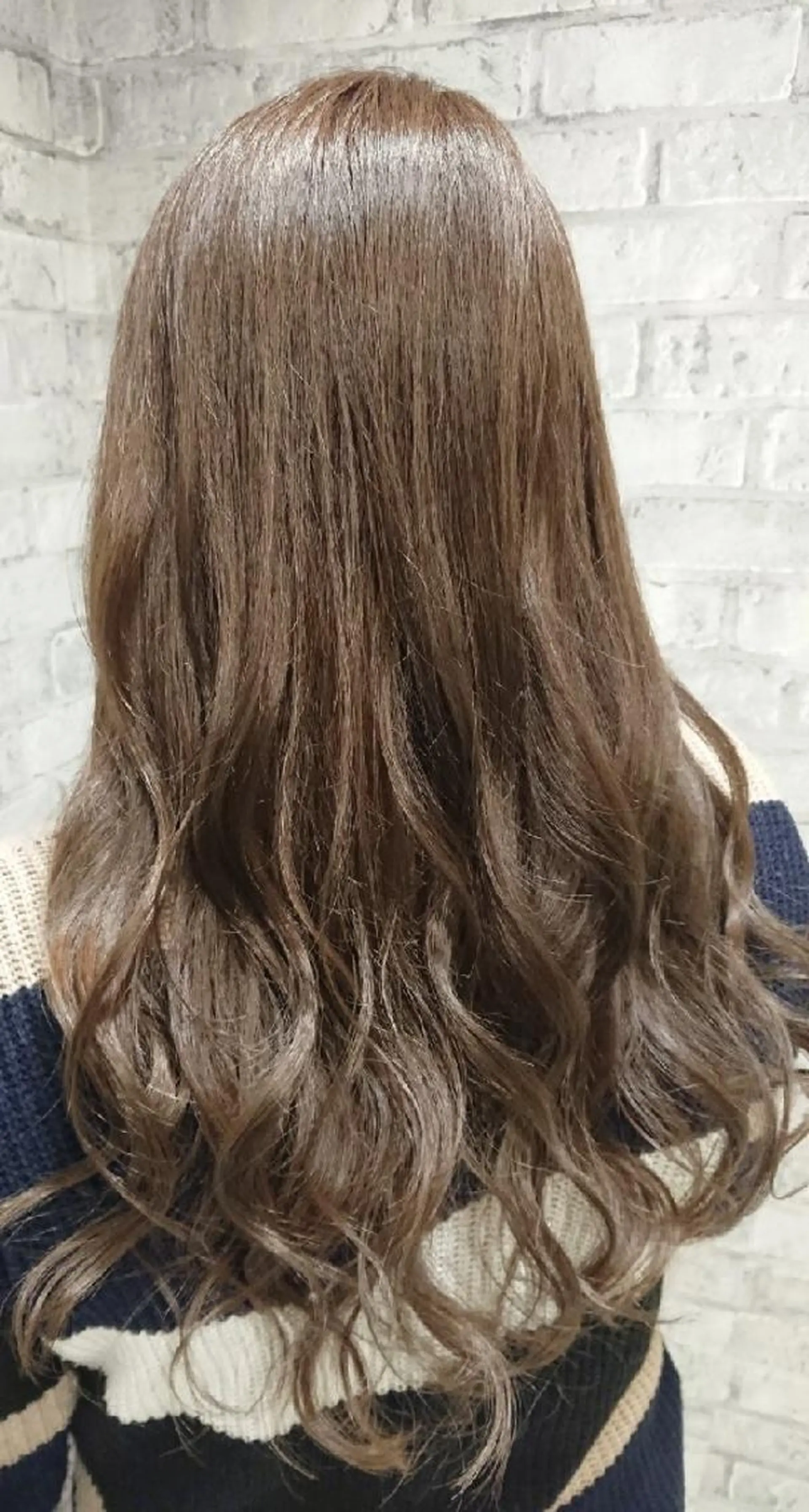 セミロング カラー ヘアアレンジ アッシュ ベージュカラー ブリーチ ブリーチなしカラー 秋山 幸太のヘアスタイル