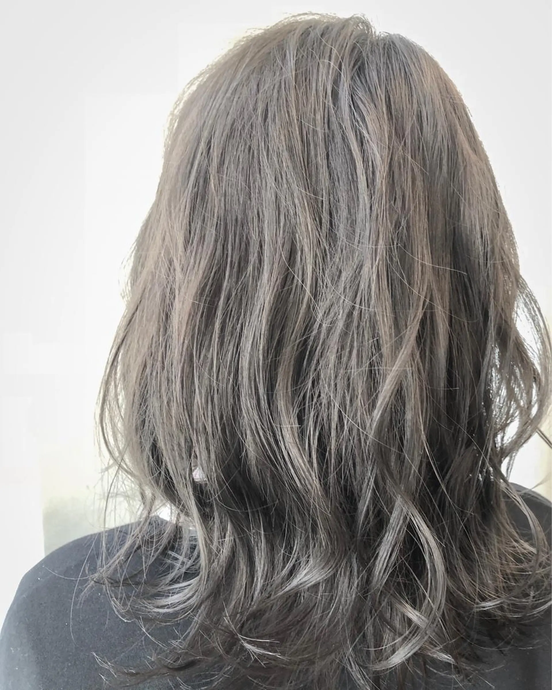 ミディアム カラー ダブルカラー グレージュ TOWA 野村　コウダイのヘアスタイル