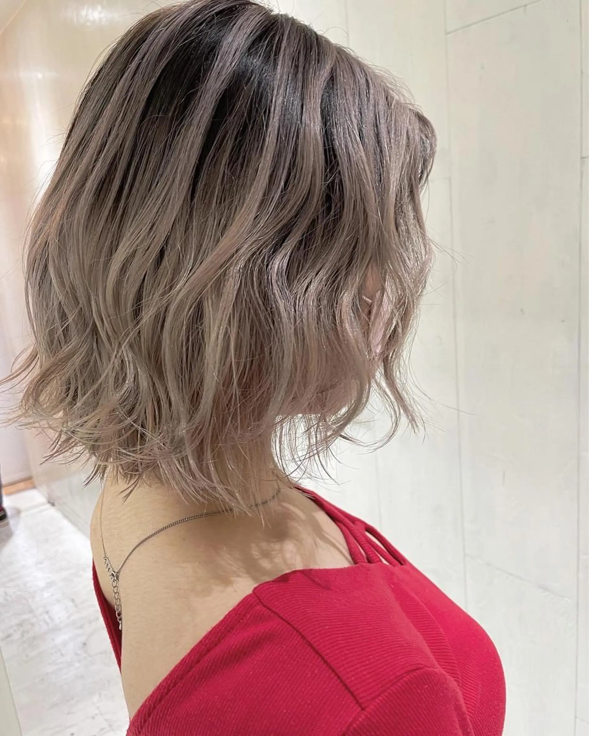 ミディアム カラー アッシュ グレージュ シルバー シルバーグレージュ 外国人風カラー ヘアカラー トリートメント 河合秀明/ショート /ボブ/レイヤーのヘアスタイル