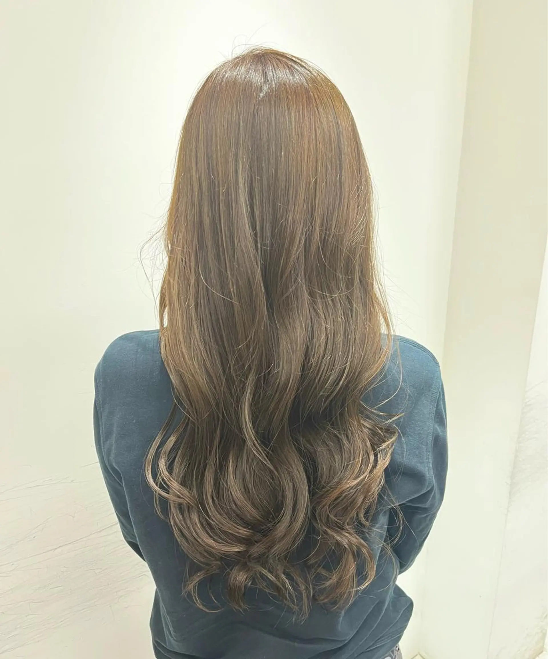 ロング カラー おくだ　りお /ハイトーンカラーのヘアスタイル