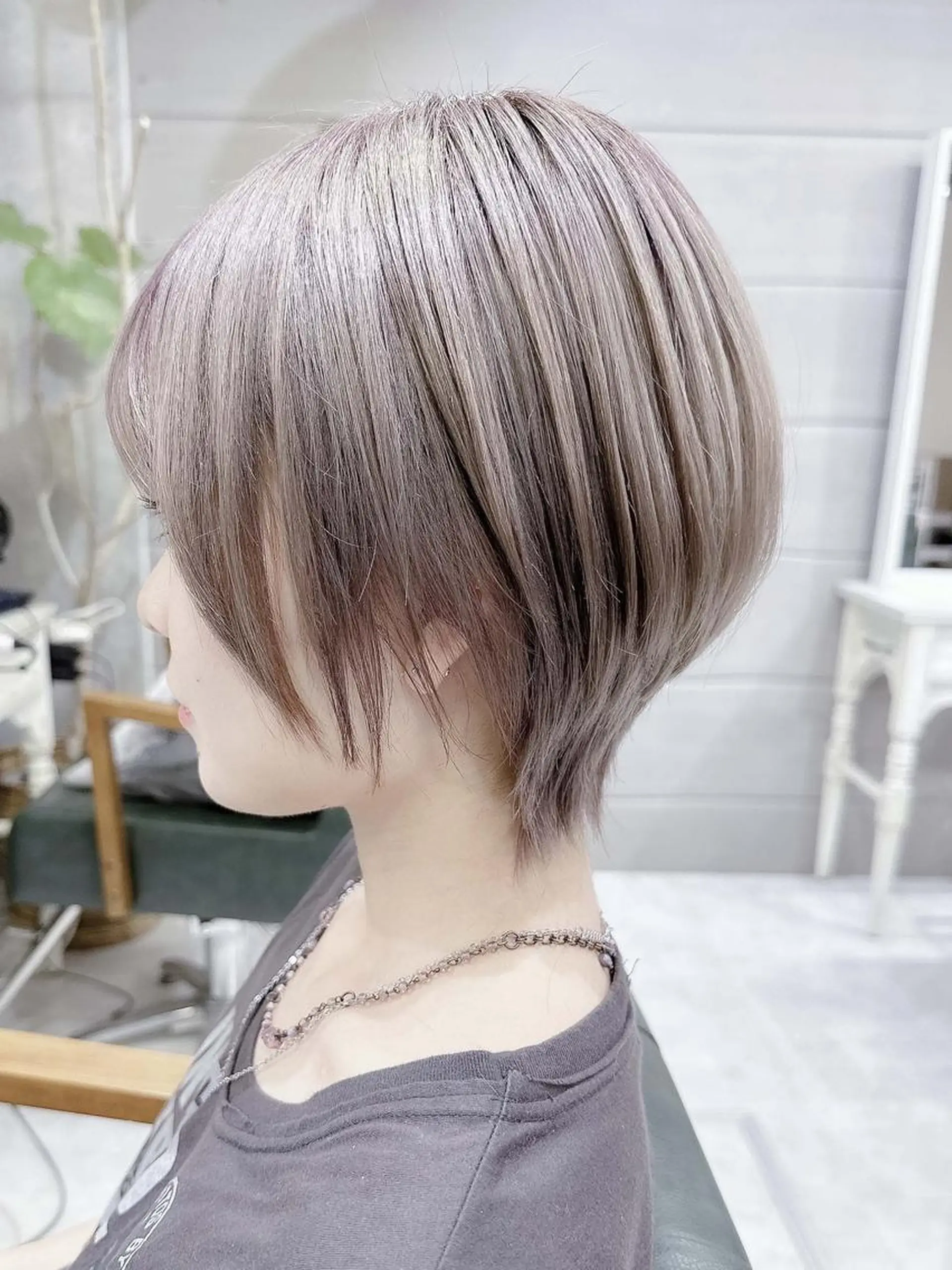 ショート カラー ヘアアレンジ ブリーチ ケアブリーチ 透明感カラー デザインカラー ハイトーンカラー Days 透明感カラーのヘアスタイル