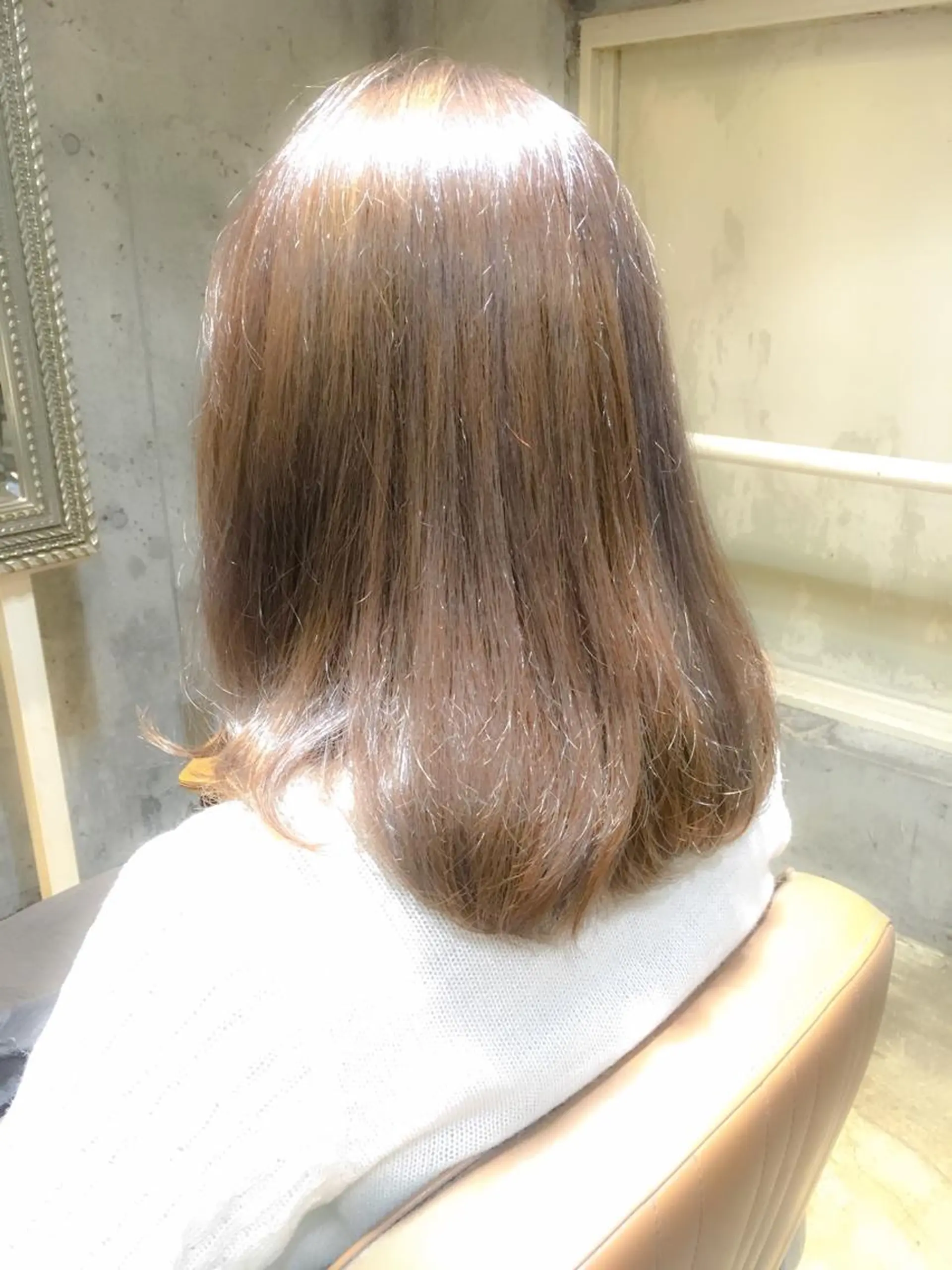 ミディアム カラー アッシュ ベージュカラー 北條 優輝のヘアスタイル