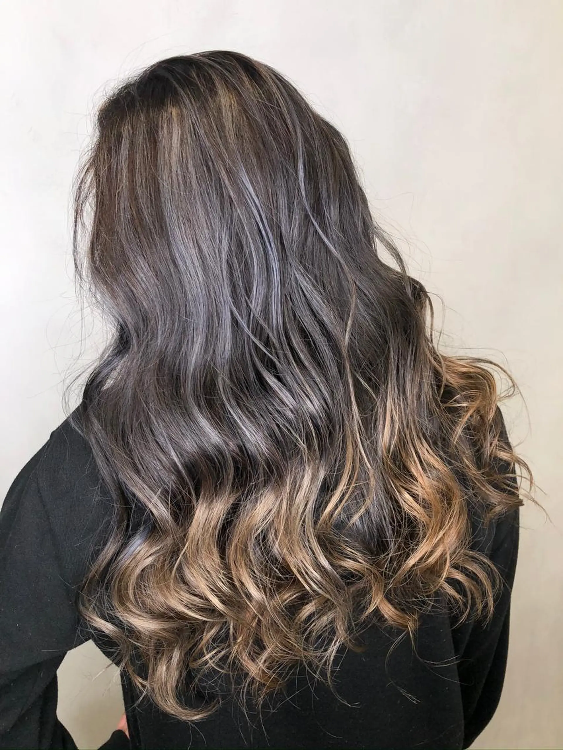 ロング カラー ヘアアレンジ アクアカラー バレイヤージュ ベージュカラー ブロンド ブロンドベージュ 渡辺　亮/ ハイライト/髪質改善のヘアスタイル