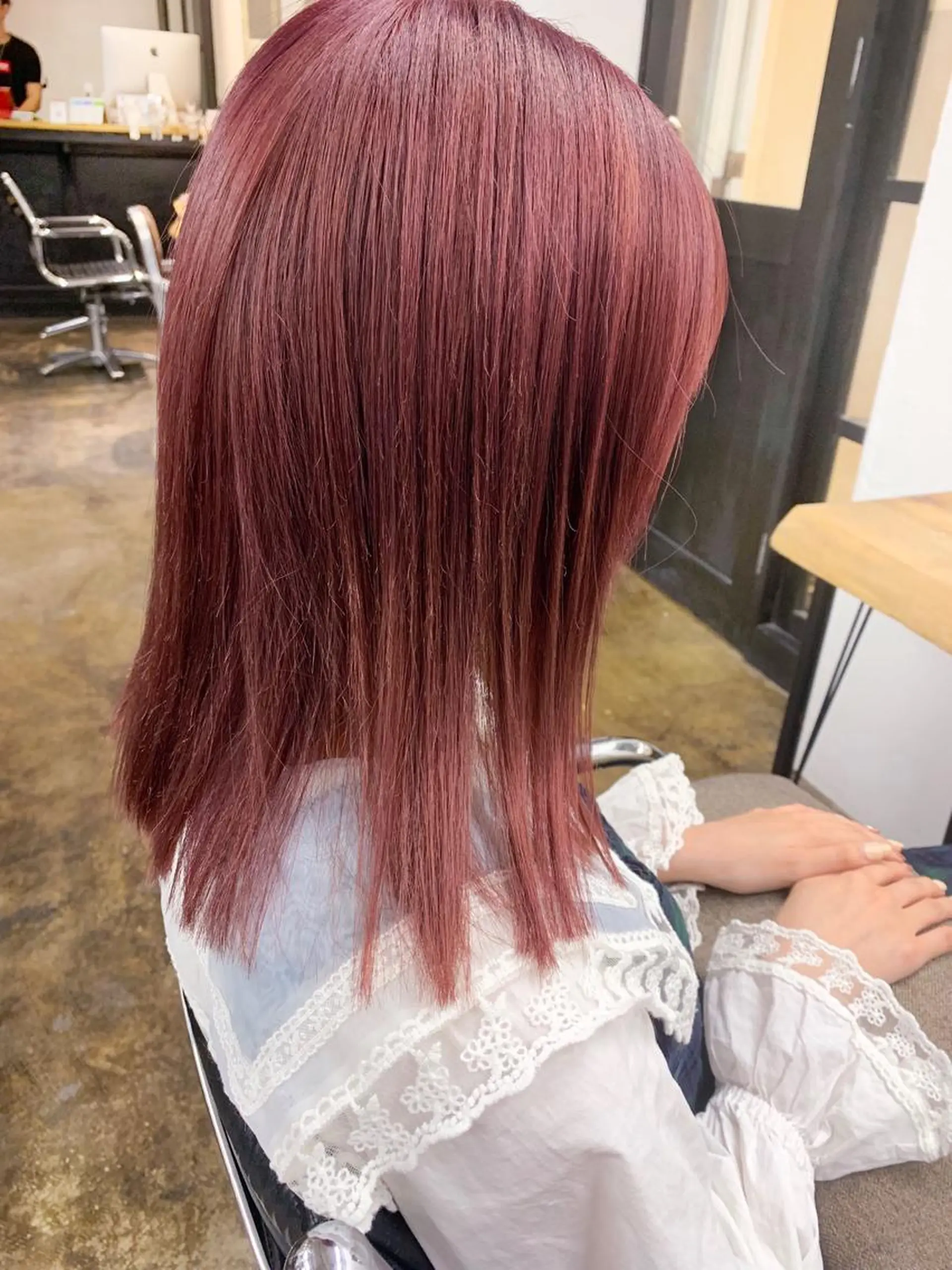 ミディアム カラー ピンクカラー ピンクパープル パープルカラー ヘアカラー hair design verda所属・レイヤー暖色カラー 池袋Yamamotoのヘアスタイル