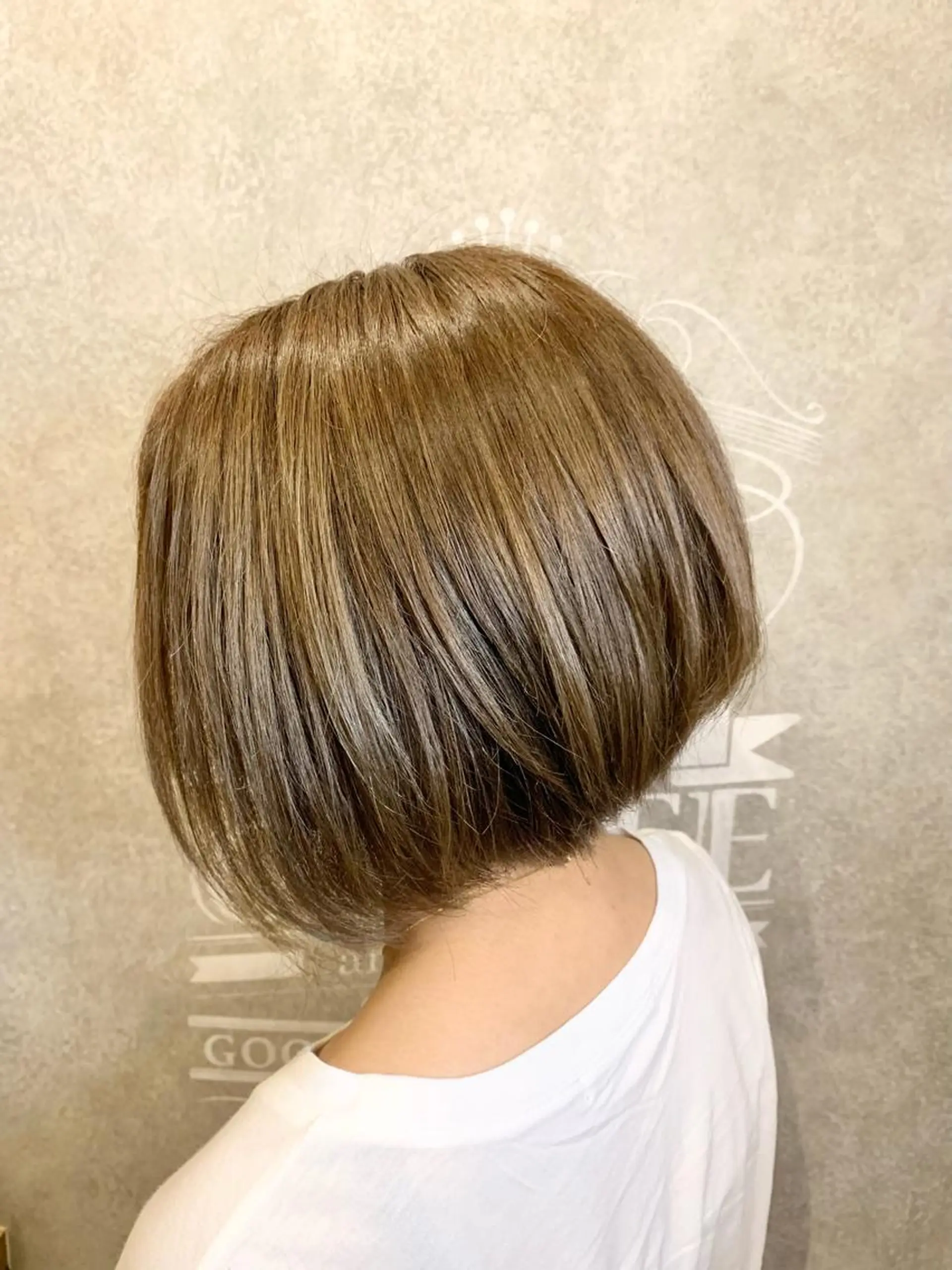 ショート カラー ✨️極艶髪質改善✖️ クロスパーマ✨のヘアスタイル