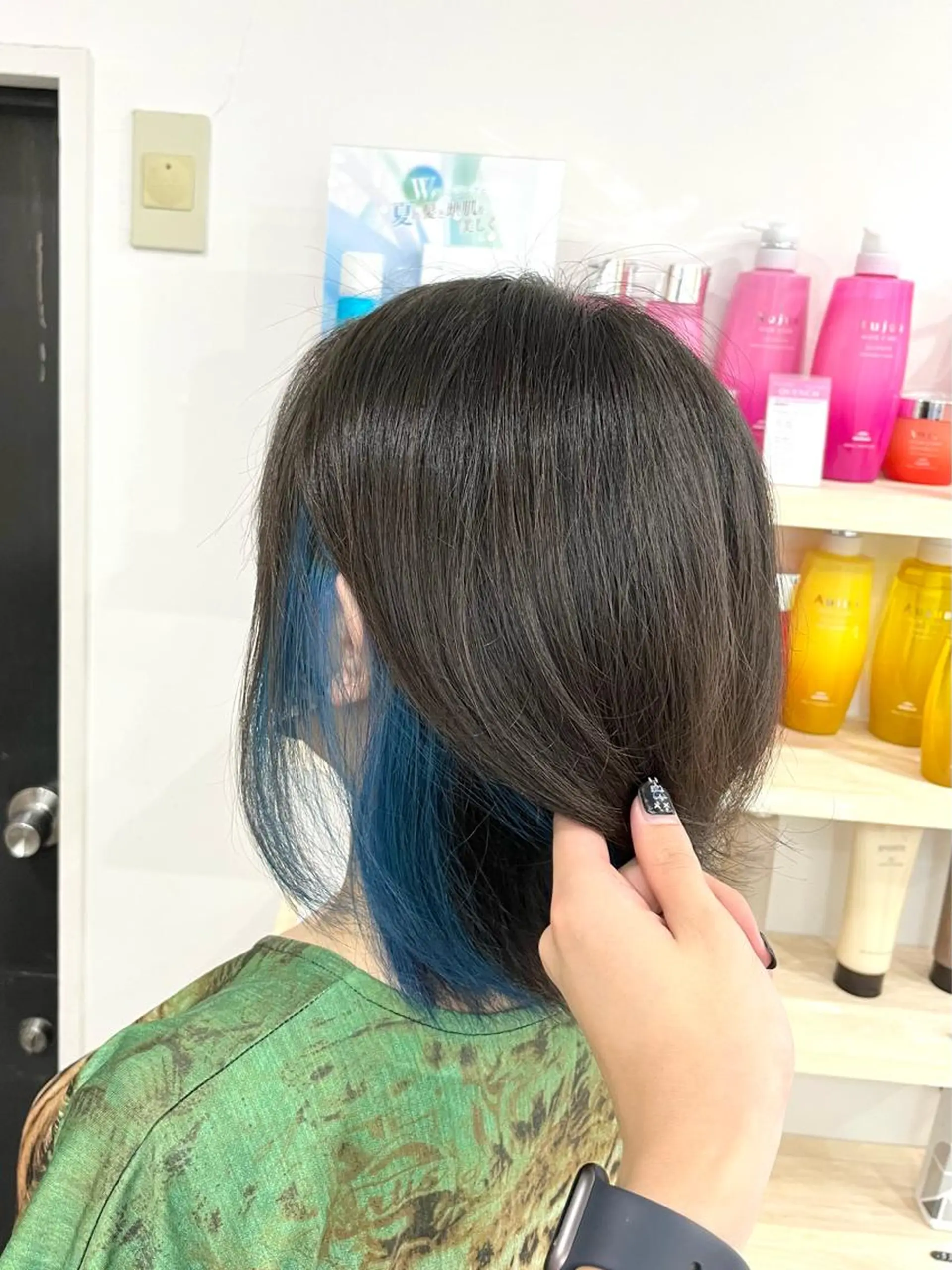 ミディアム カラー ヘアアレンジ ブリーチ ブルーカラー インナーカラー カットモデル募集🐺 らいと💎のヘアスタイル