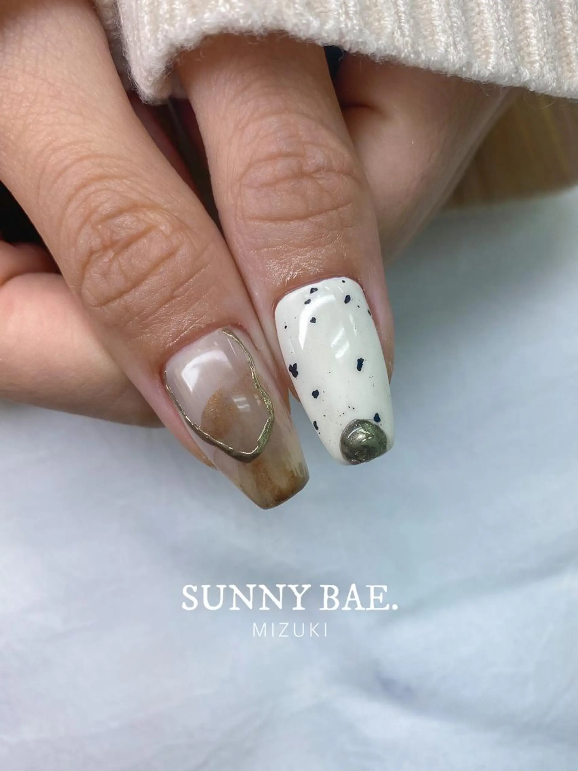 ネイル ゴールド ロングネイル ミラーネイル ニュアンスネイル 春ネイル SUNNY BAE. 🌼MIZUKIのネイルデザイン