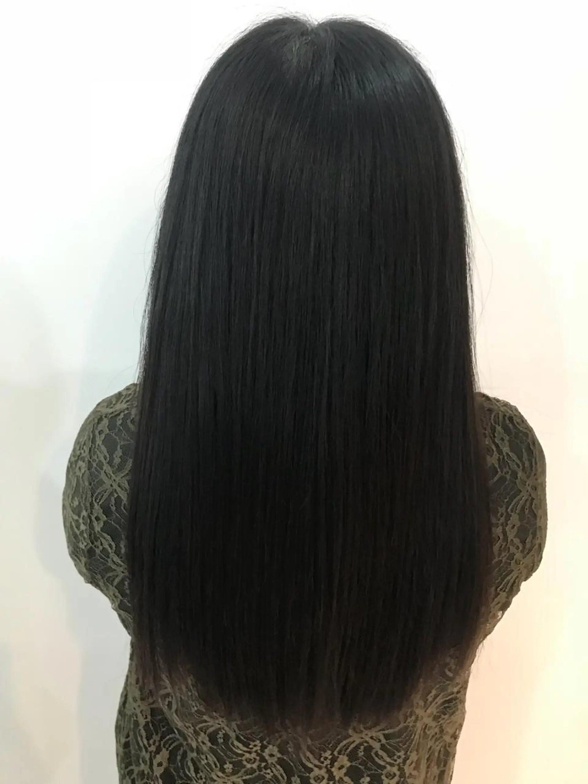 ミディアム AILEE所属・ウルフカット レイヤーカット上柿のヘアスタイル