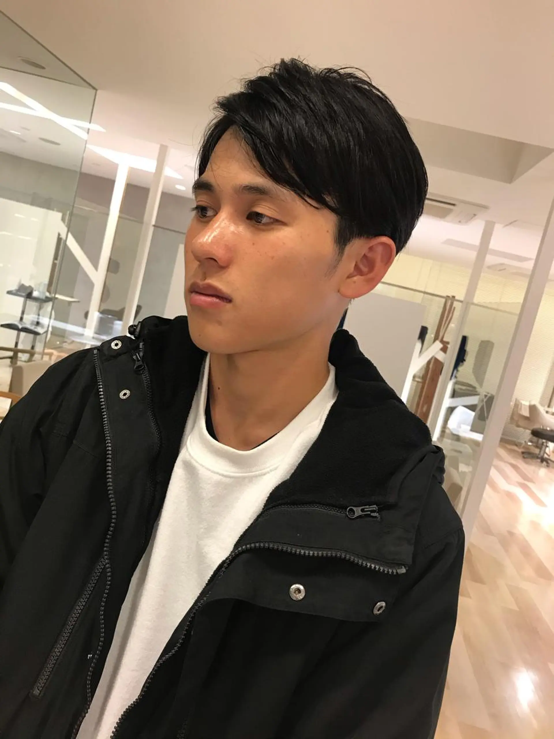 メンズ ビジネス ブリーチ/レイヤー 🌻Mutsumiのヘアスタイル