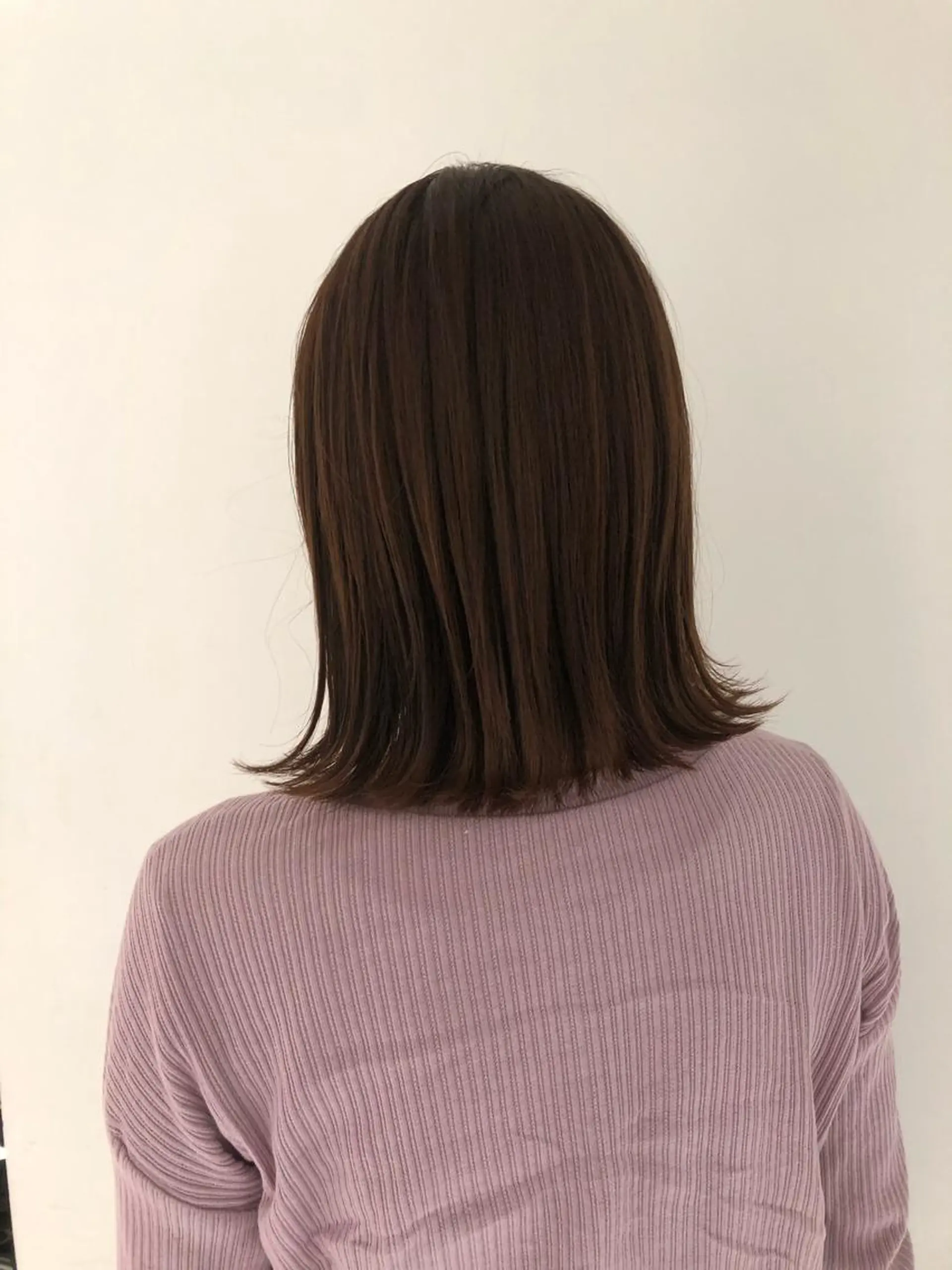 ミディアム カラー 古屋 花織のヘアスタイル