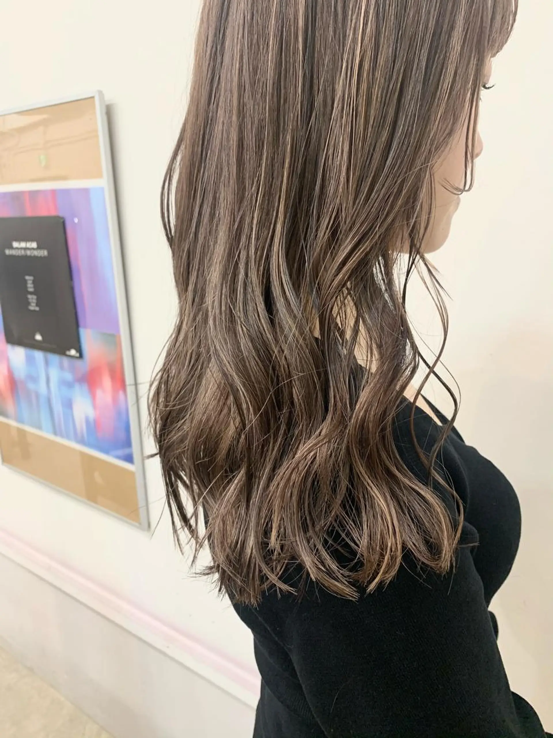 セミロング カラー ハイライトカラー ハイライト ヘアカラー トリートメント chama レイヤーカットのヘアスタイル