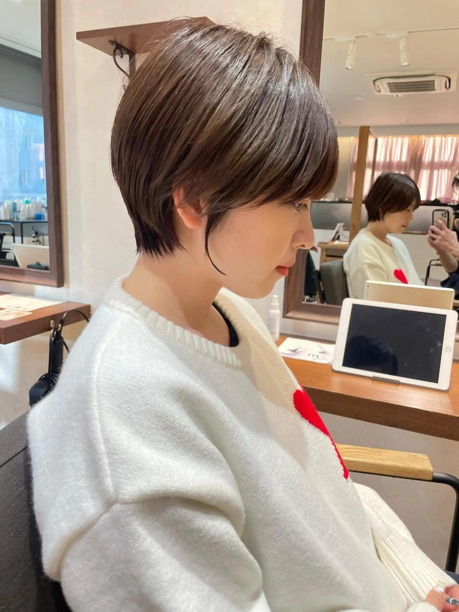 ショート ショートボブ 丸みショート ボブ 顔周りカット ショートヘア 💛ブリーチ&カット LEON🩶のヘアスタイル