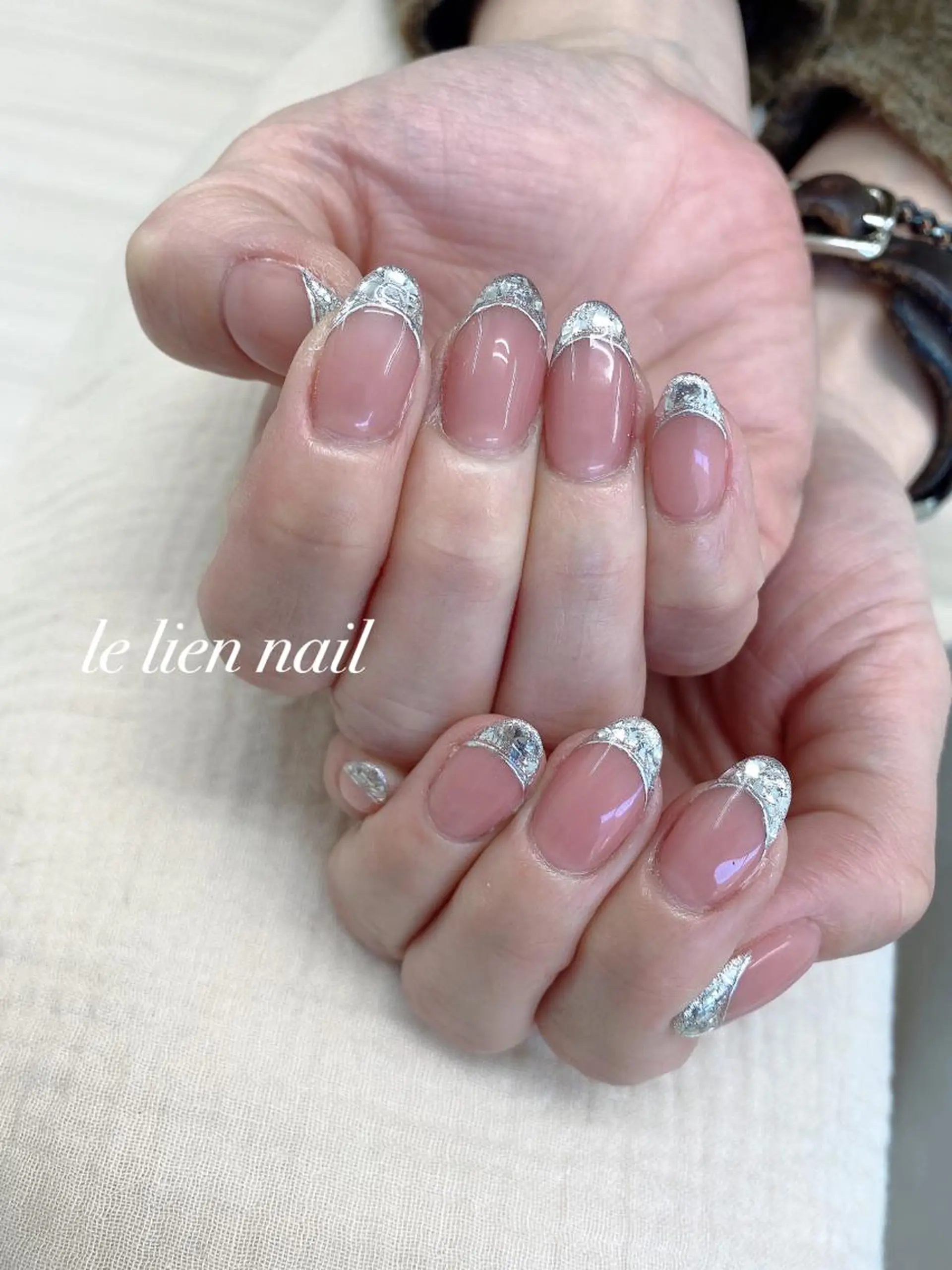 ネイル フレンチネイル ガラスフレンチ キラキラネイル ラメ(グリッター) シルバー ハンドネイル le lien nailのネイルデザイン
