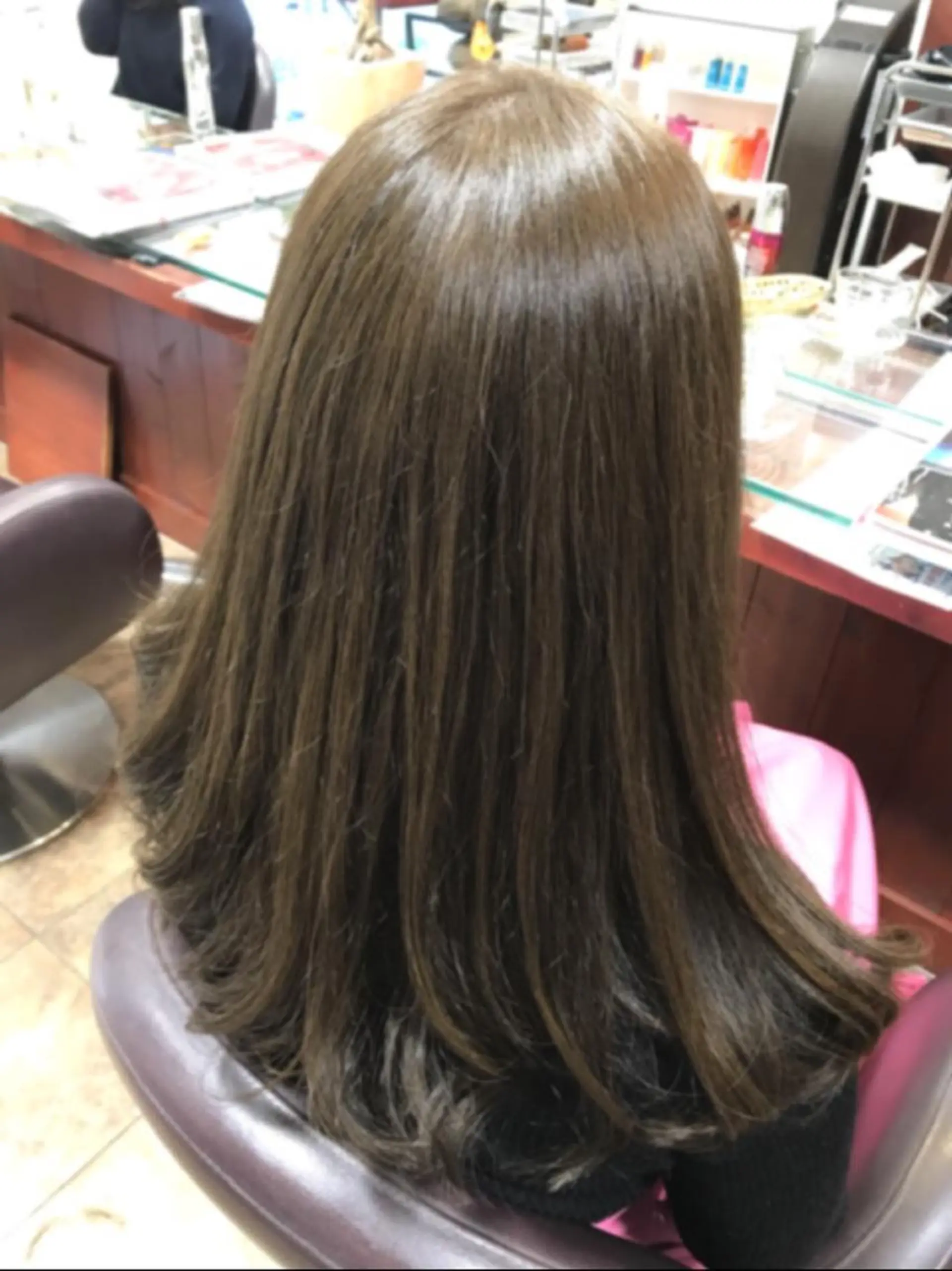 セミロング カラー アッシュ 星 沙織のヘアスタイル