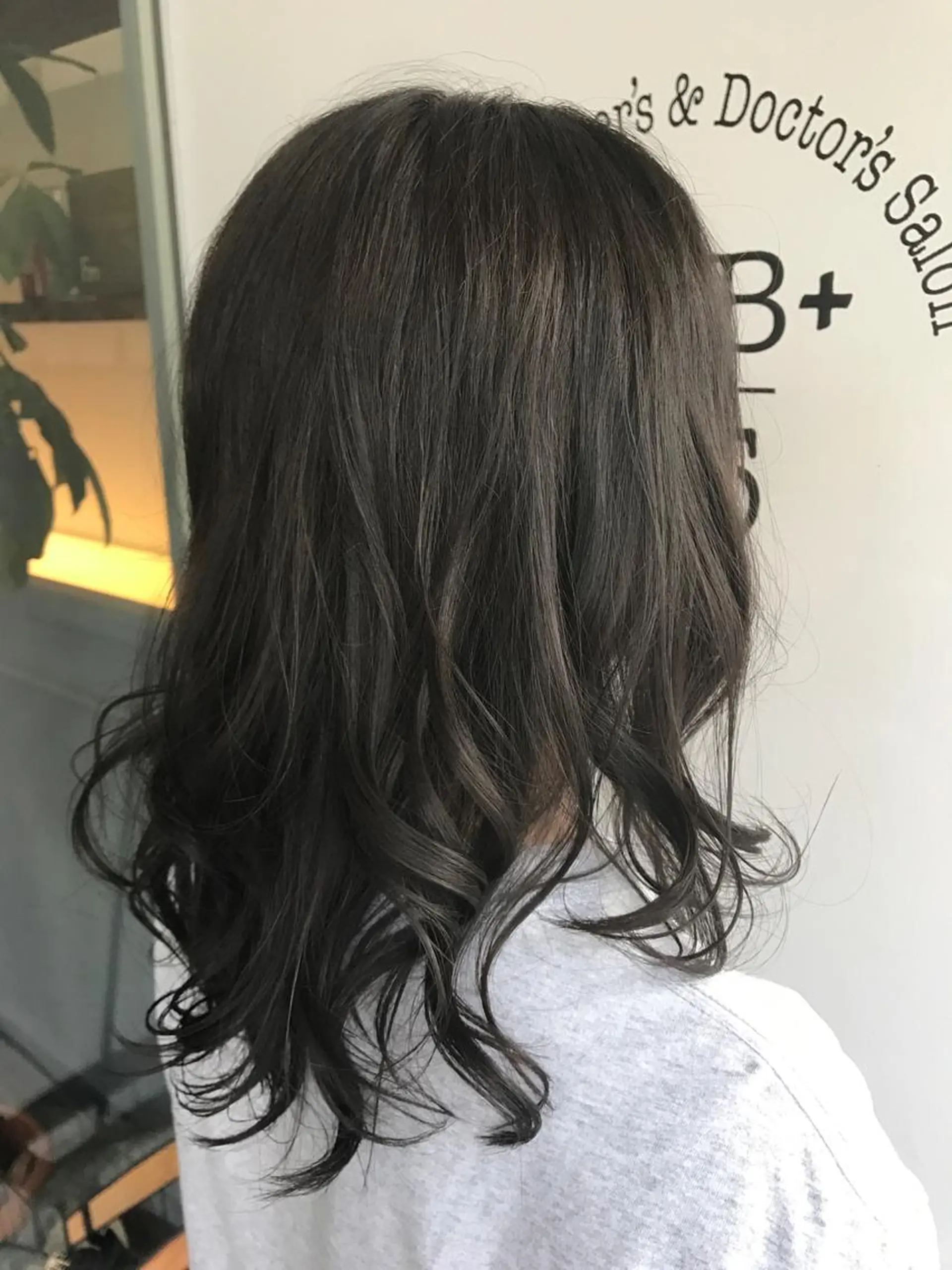 セミロング カラー アッシュ アッシュグレー ひろせ かなのヘアスタイル
