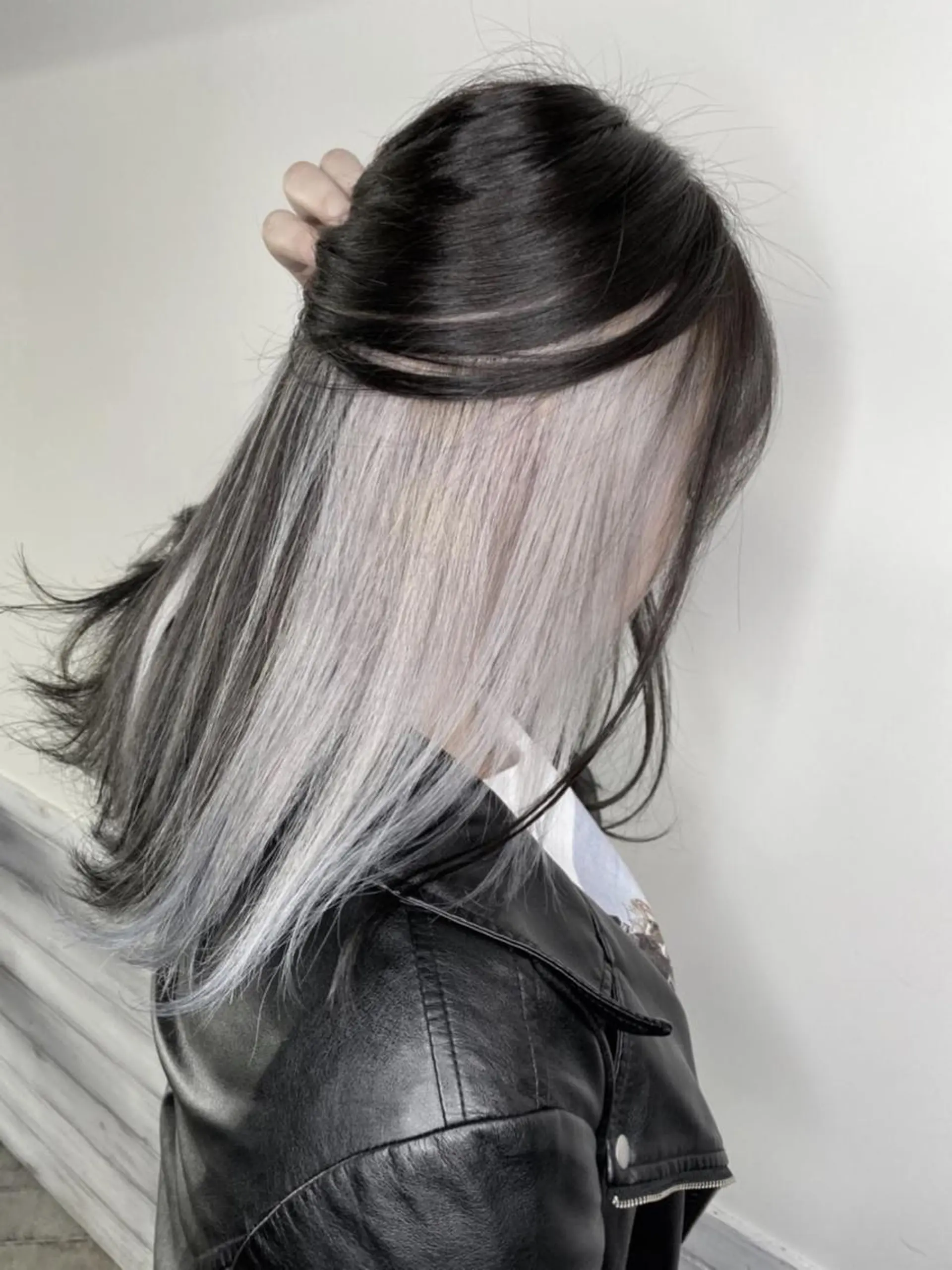 セミロング カット ヘアカラー シマオカ イッセイaceのヘアスタイル