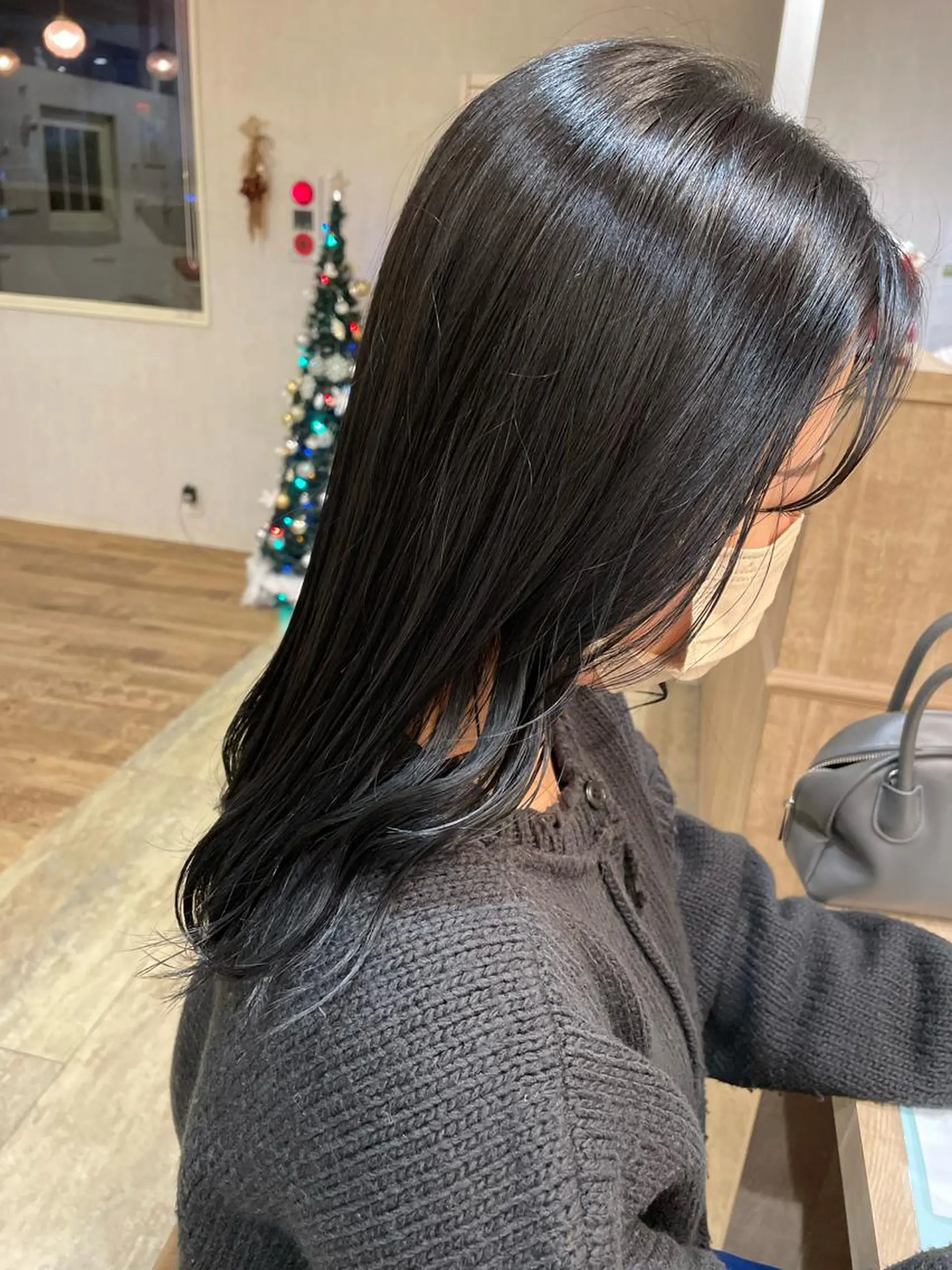 ロング ヘアカラー 新地 咲綾のヘアスタイル