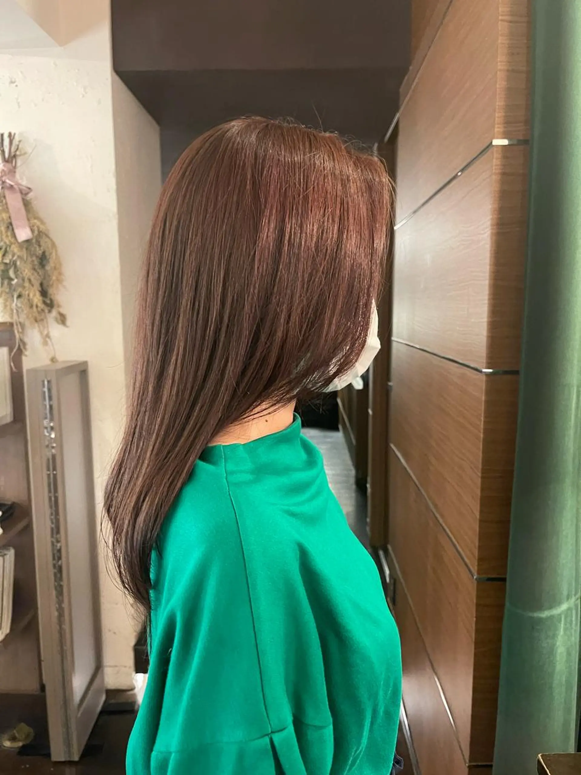 セミロング カラー 吉田 優里のヘアスタイル