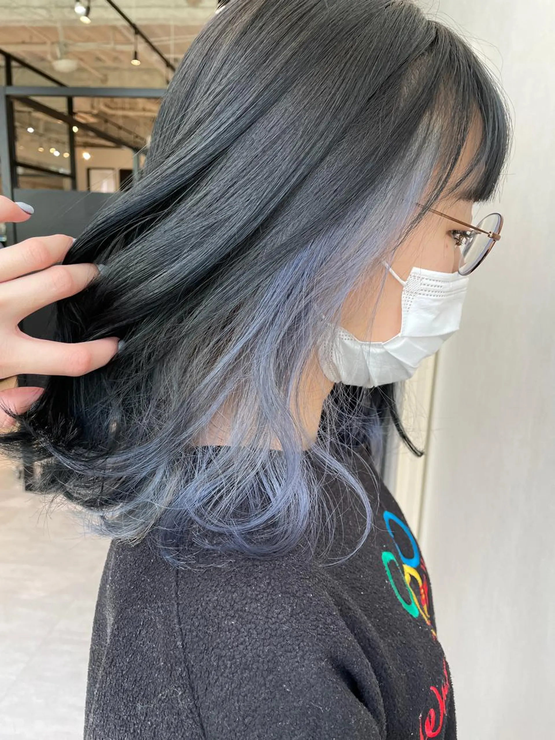 ミディアム アッシュ アッシュグレー アッシュグレージュ コトネ🫧 韓国風レイヤーカットのヘアスタイル
