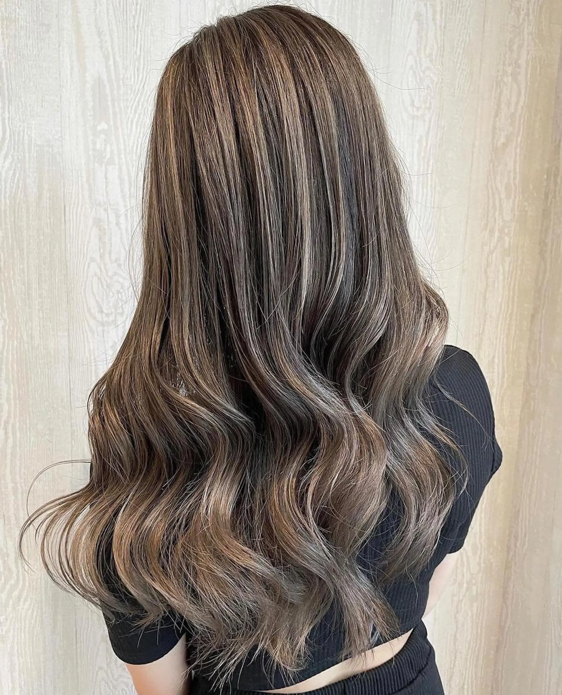 ロング カラー アッシュ グレージュ 外国人風カラー レイヤーカット ヘアカラー トリートメント 河合秀明/ショート /ボブ/レイヤーのヘアスタイル