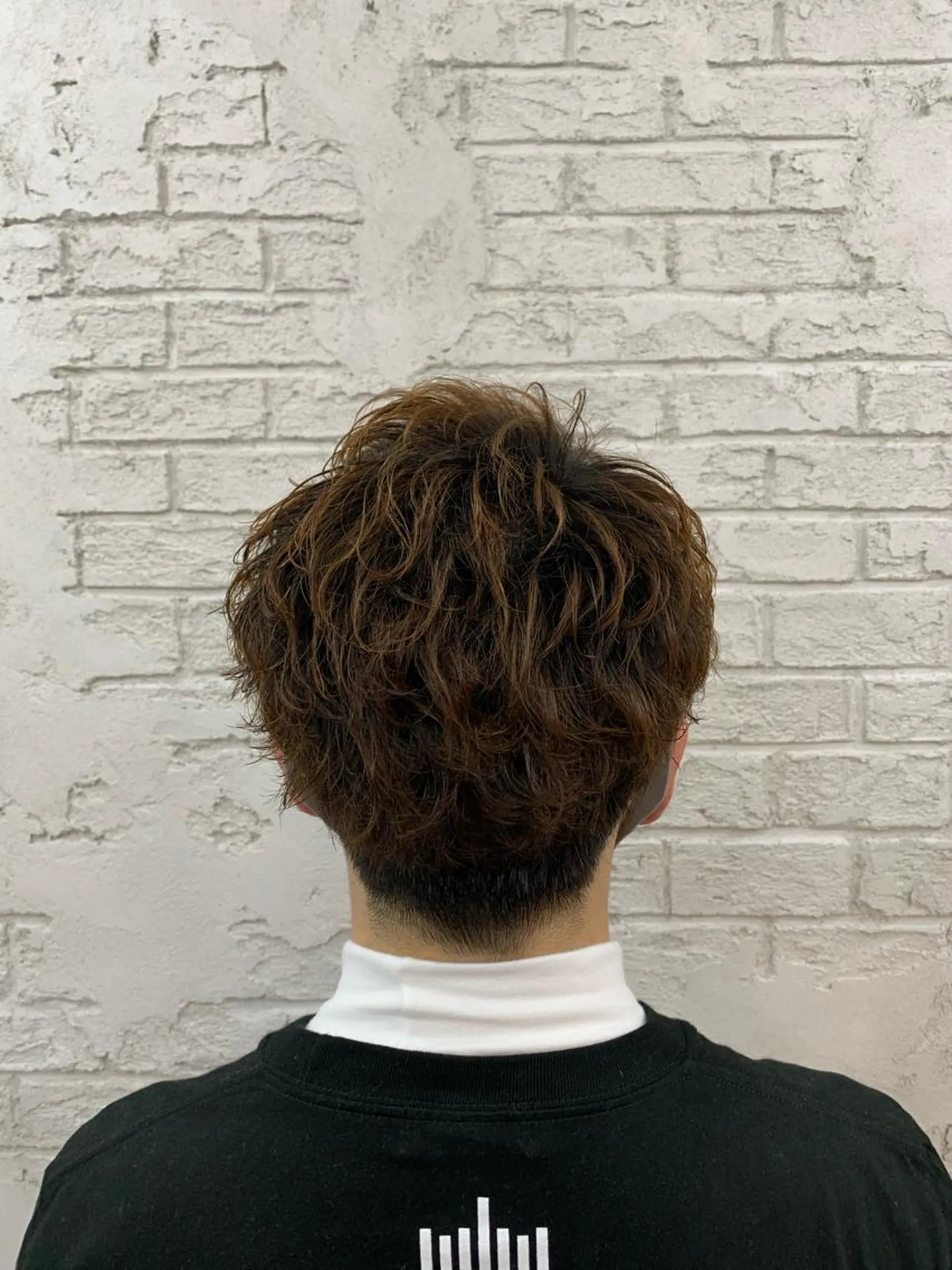 ショート パーマ メンズ メンズパーマ ブリーチ特化 ハイトーンRYOYAのヘアスタイル