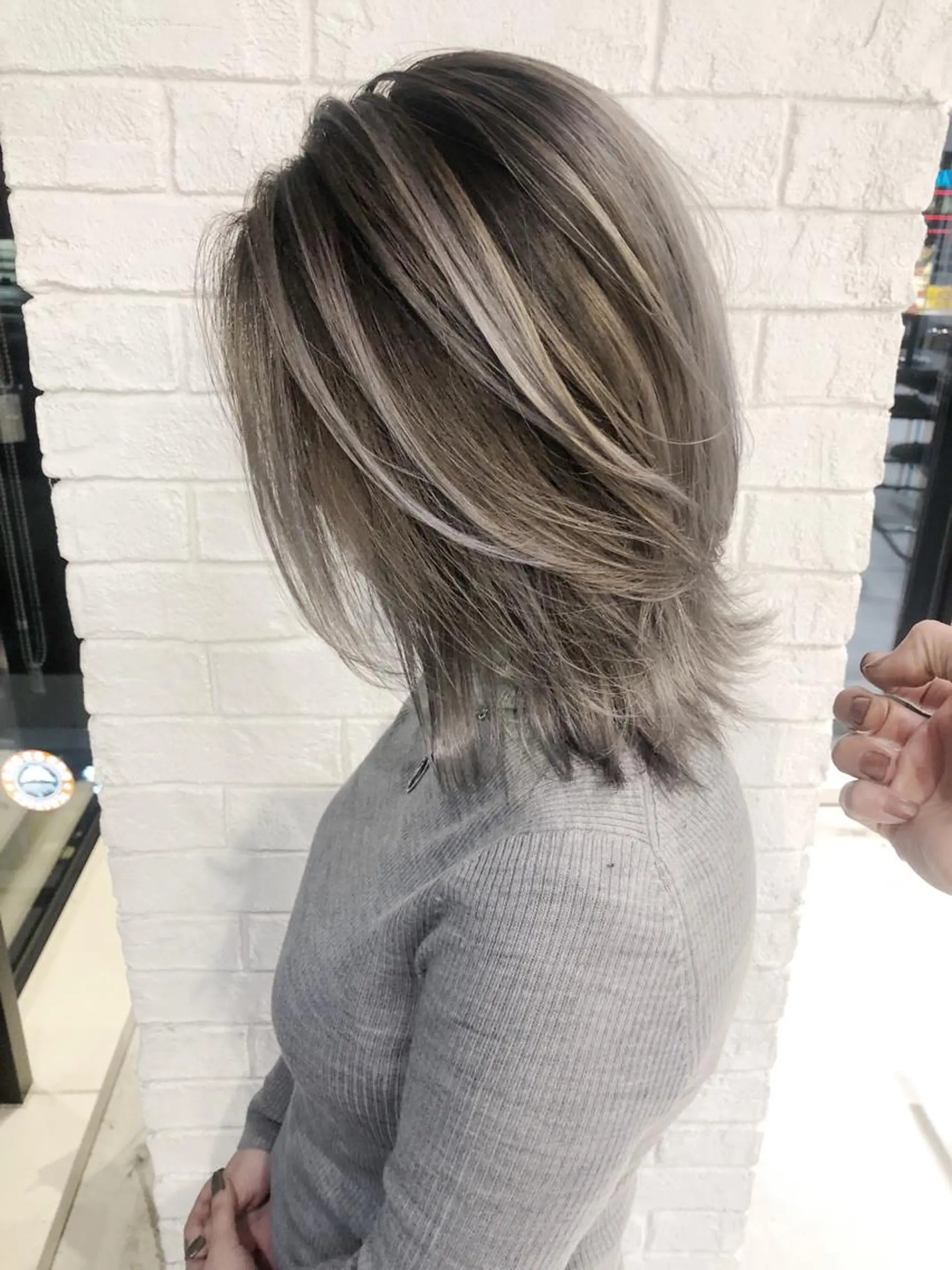 ミディアム カラー バレイヤージュ ブリーチ レイヤーカット OTAKU HAIR STUDIO所属・shin✨今月注目✨ スタイリスト（急募）のヘアスタイル