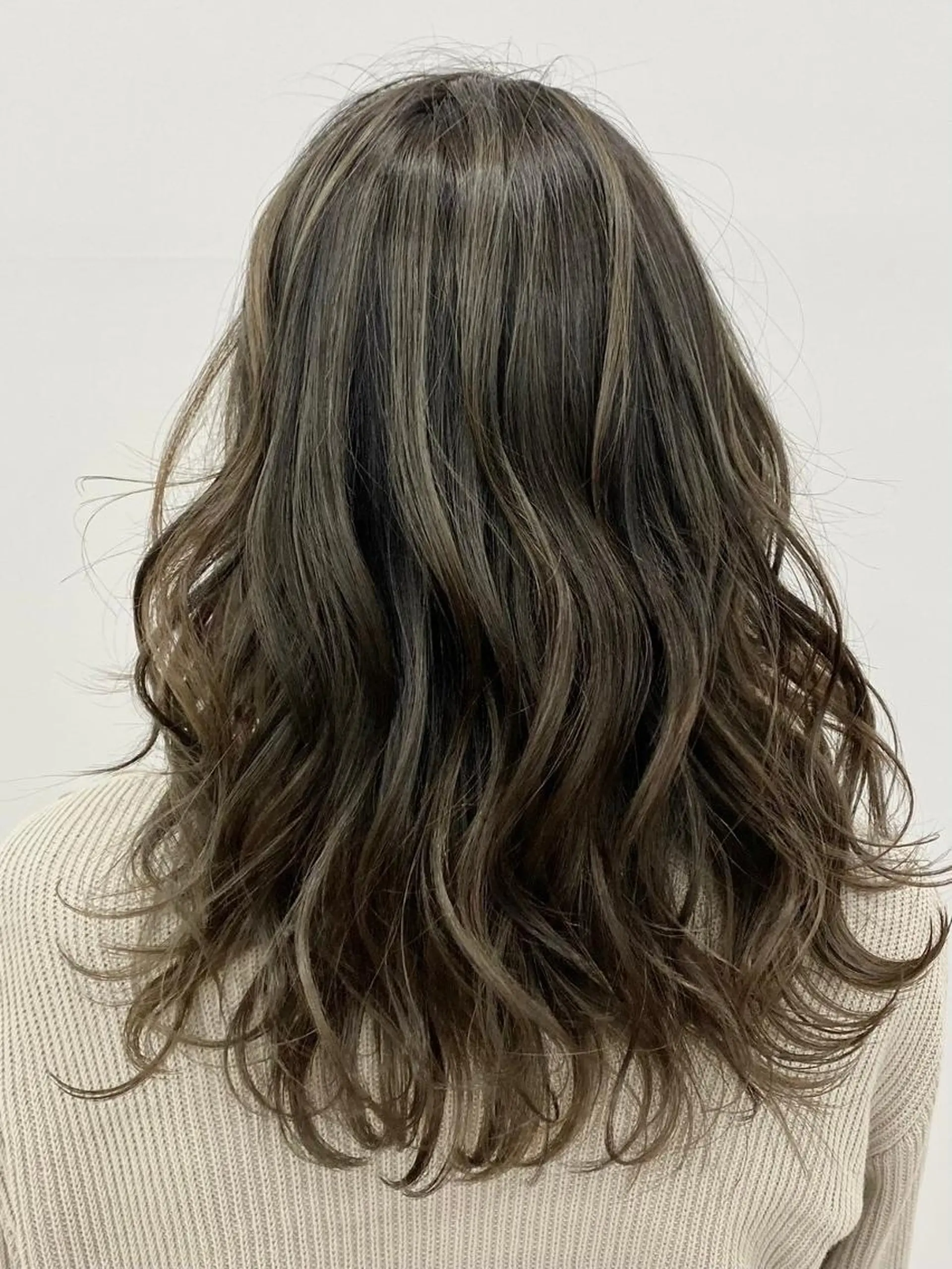 カラー アディクシーカラー アッシュ ブルーカラー ダークアッシュ グレージュ 【公式】amble luxe 中野のヘアスタイル