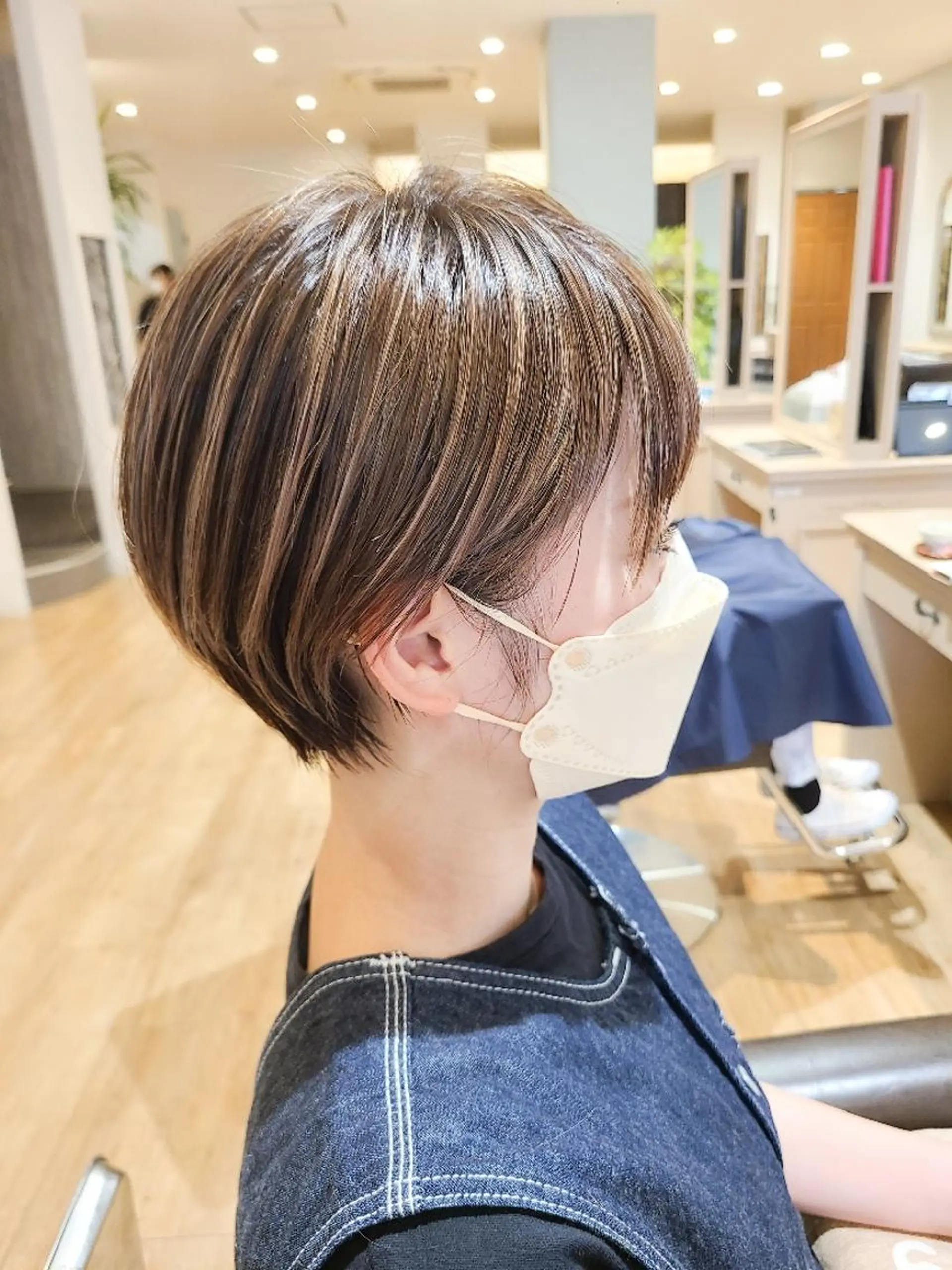 ショート ハイライト ヘアカラー 小平 昌宏のヘアスタイル