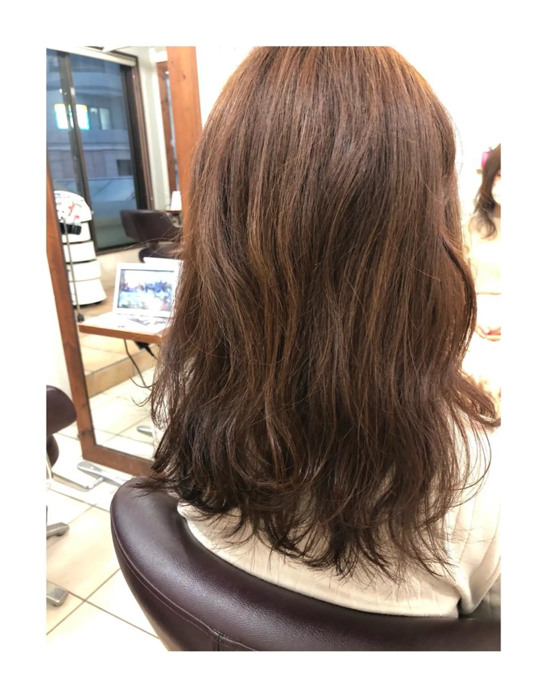 セミロング 🌈ハイトーン/ ワタル🌈のヘアスタイル