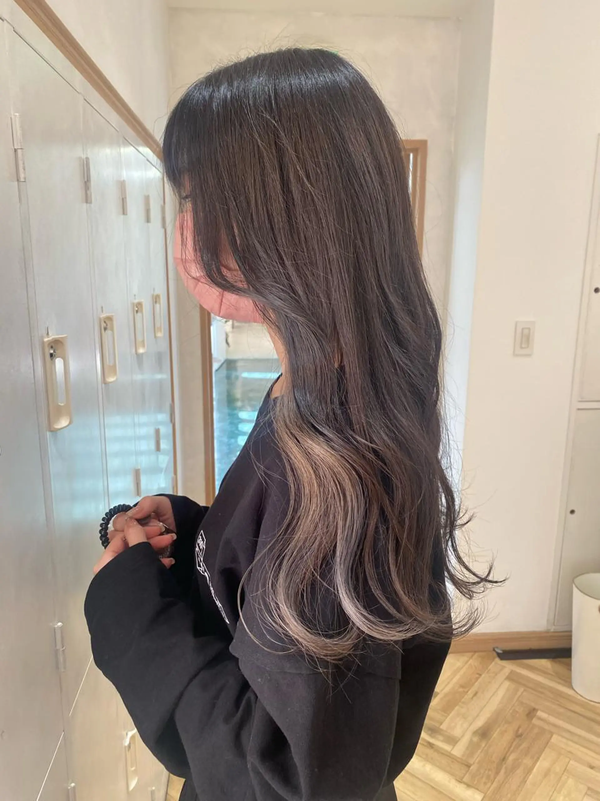 ミディアム パープルカラー カット ヘアカラー 原 朱莉のヘアスタイル