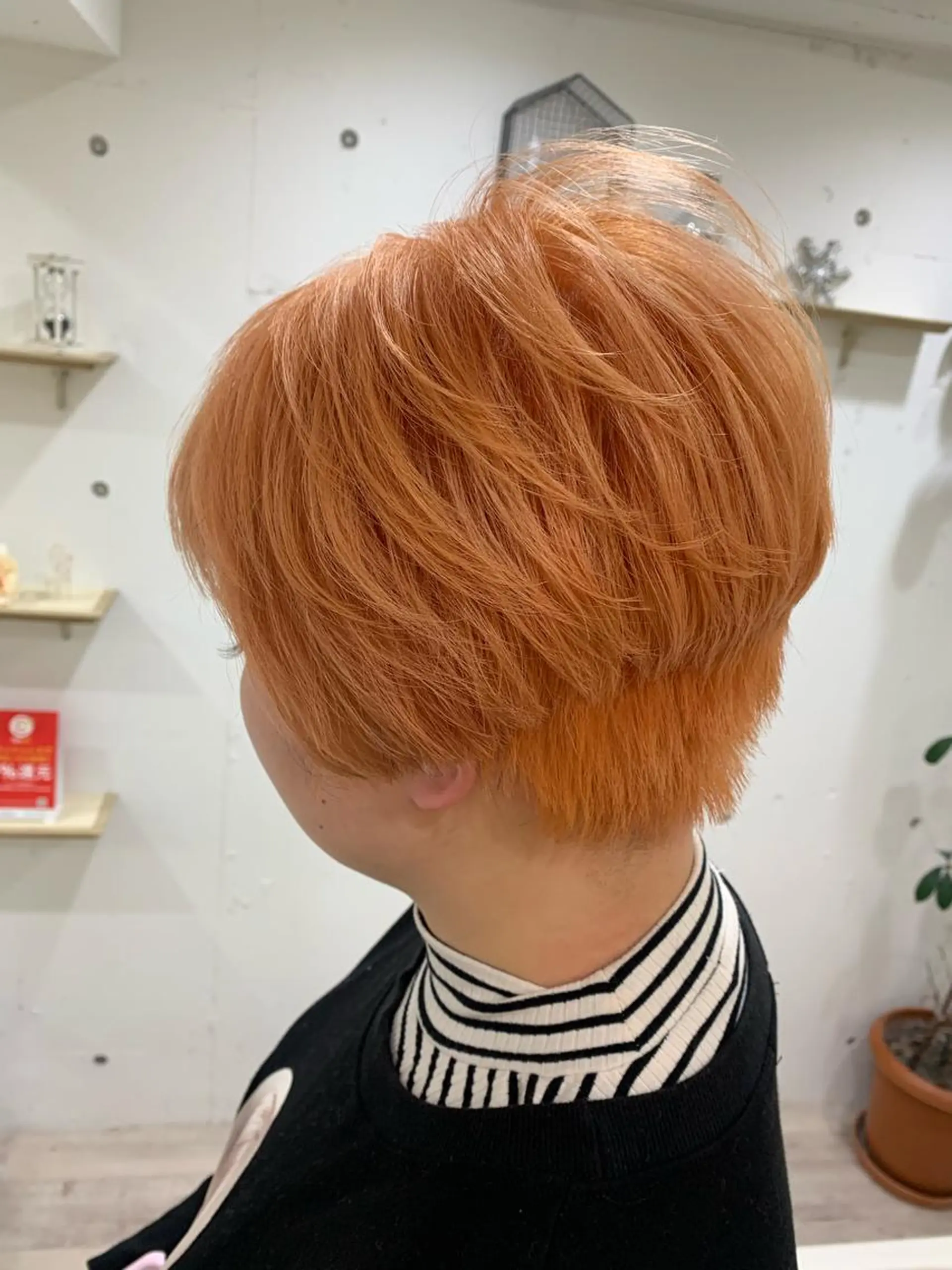 ショート カラー ベージュカラー ハイトーンカラー ハイトーンオレンジ オレンジ オレンジベージュ ヘアカラー トリートメント 🍑艶髪✖️暖色系 ✨momoka🍑のヘアスタイル