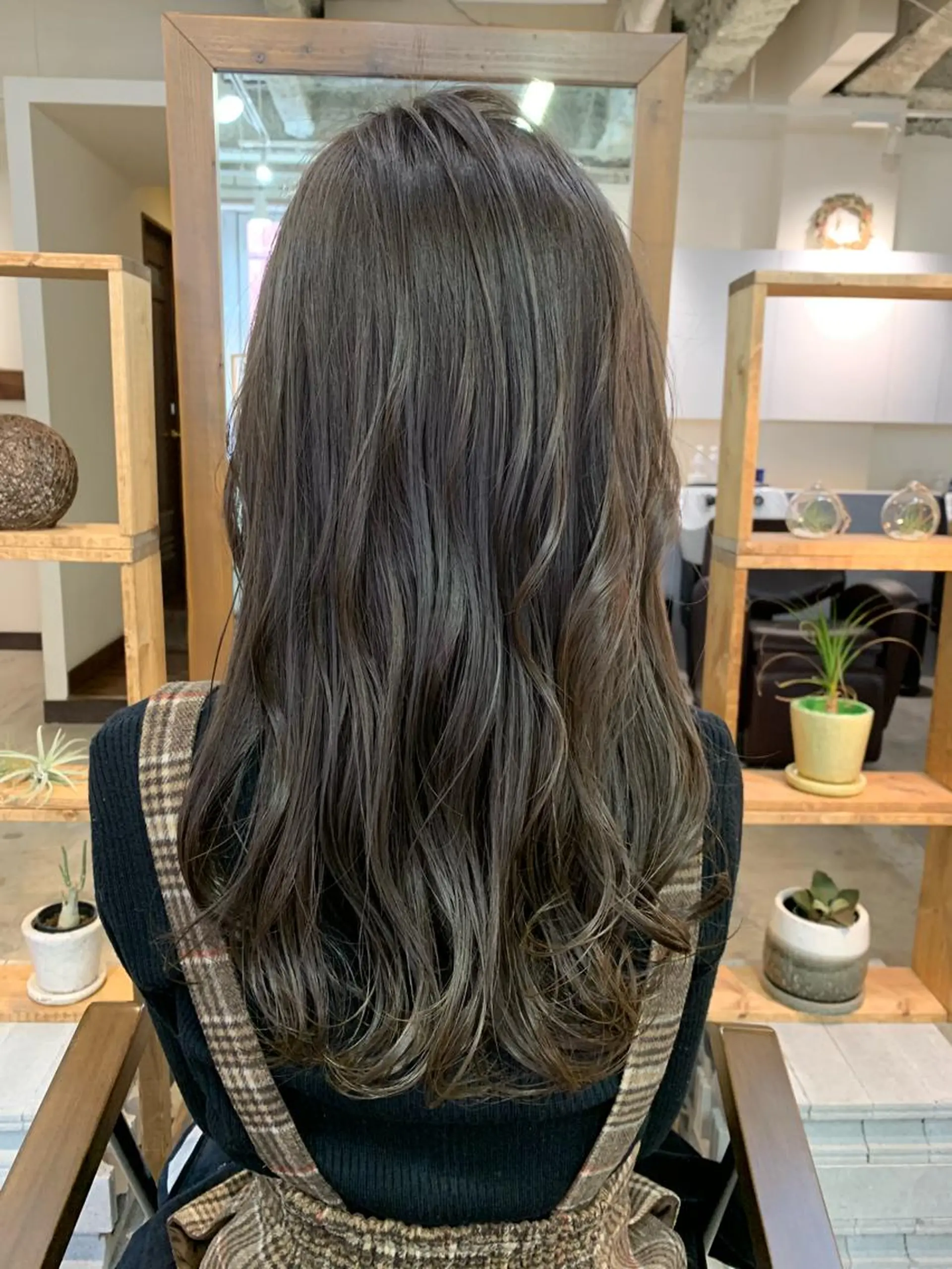 ロング カラー LEB所属・下河 宗太のヘアスタイル