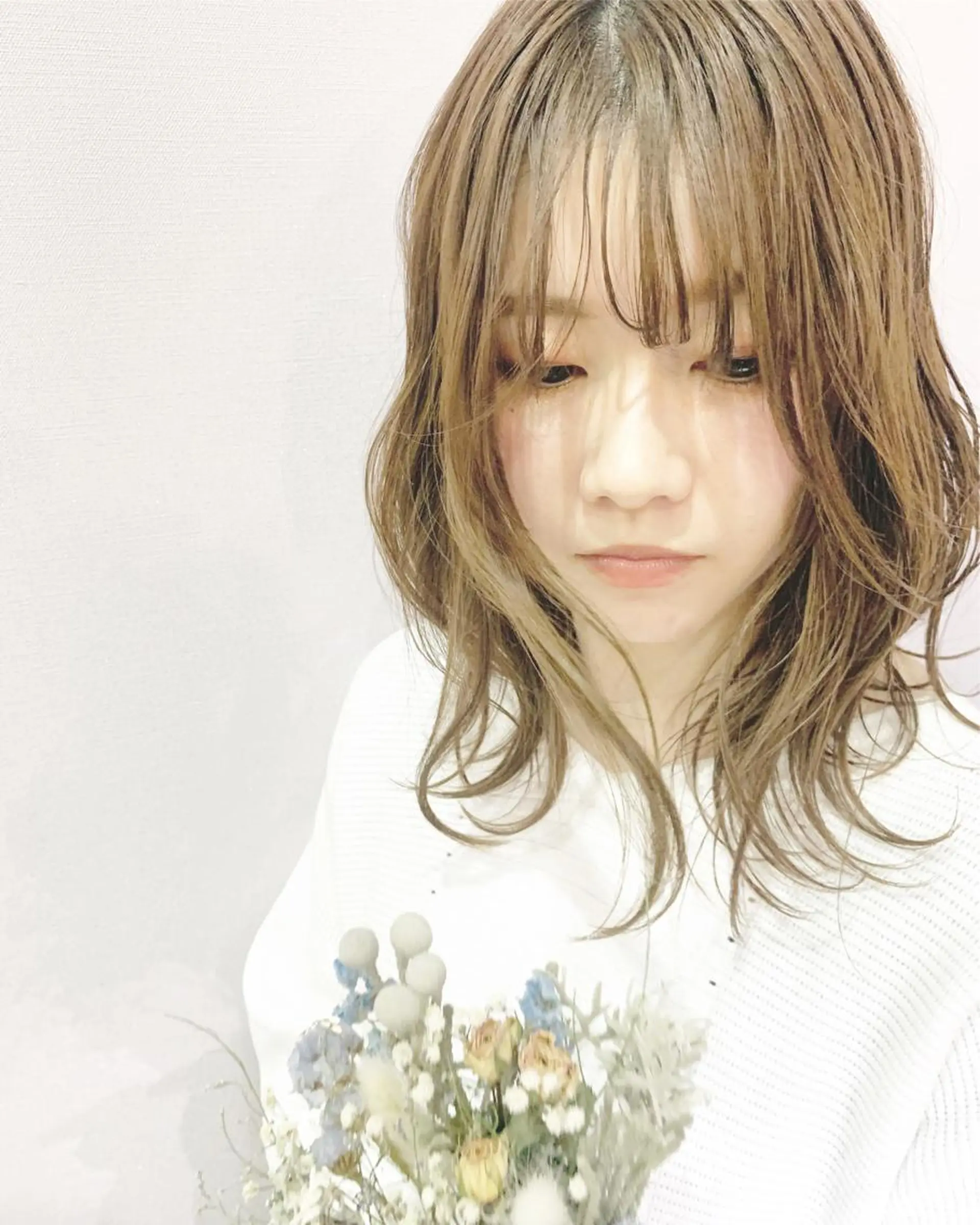 ミディアム カラー ベージュカラー オリーブベージュ 剣持友希/高崎 /ディレクターのヘアスタイル