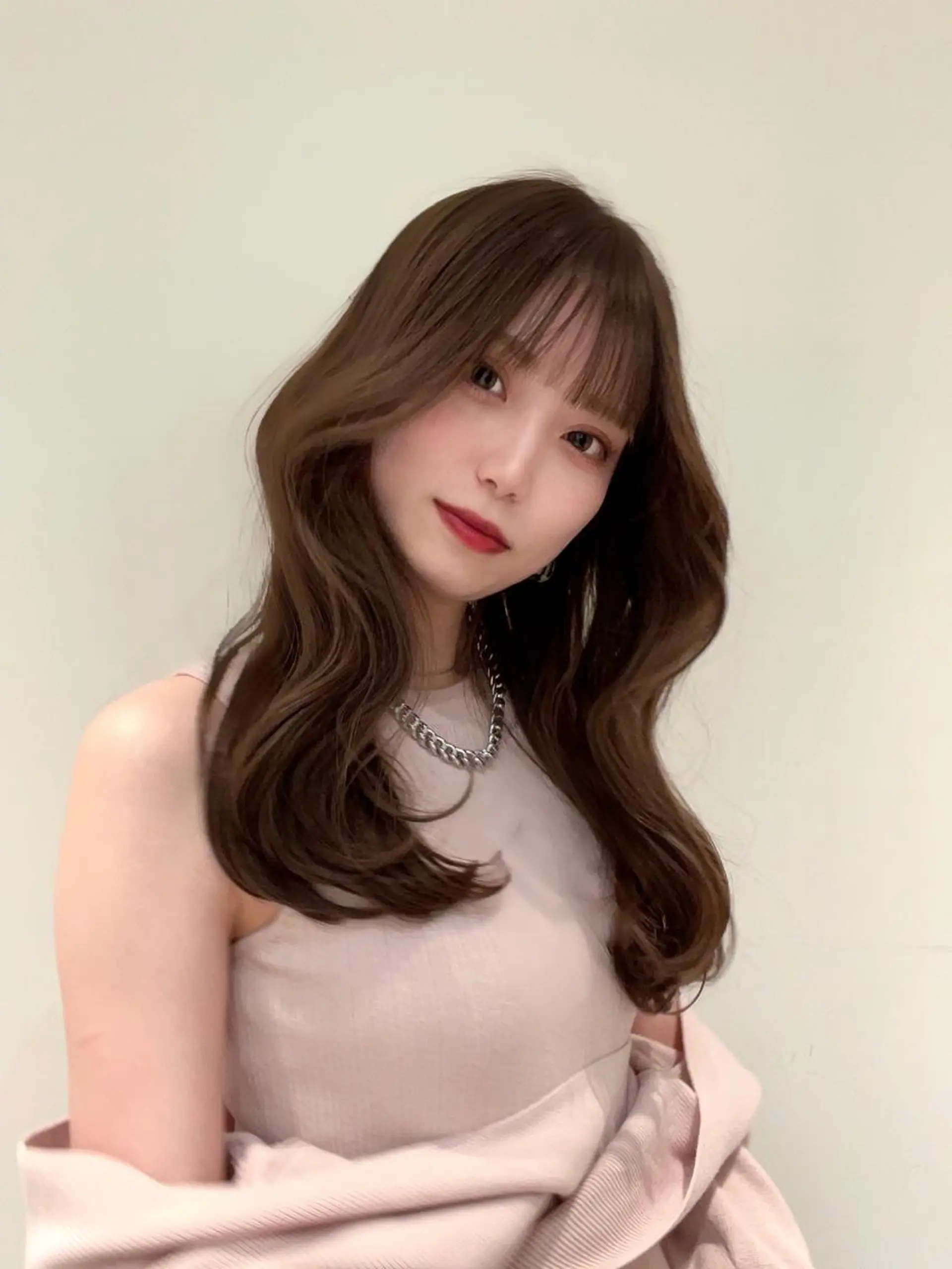ロング くびれヘア エギョモリ 顔まわりレイヤー 顔周りカット かきあげバング カット ヘアカラー トリートメント ボブパーマ ウルフパーマのヘアスタイル