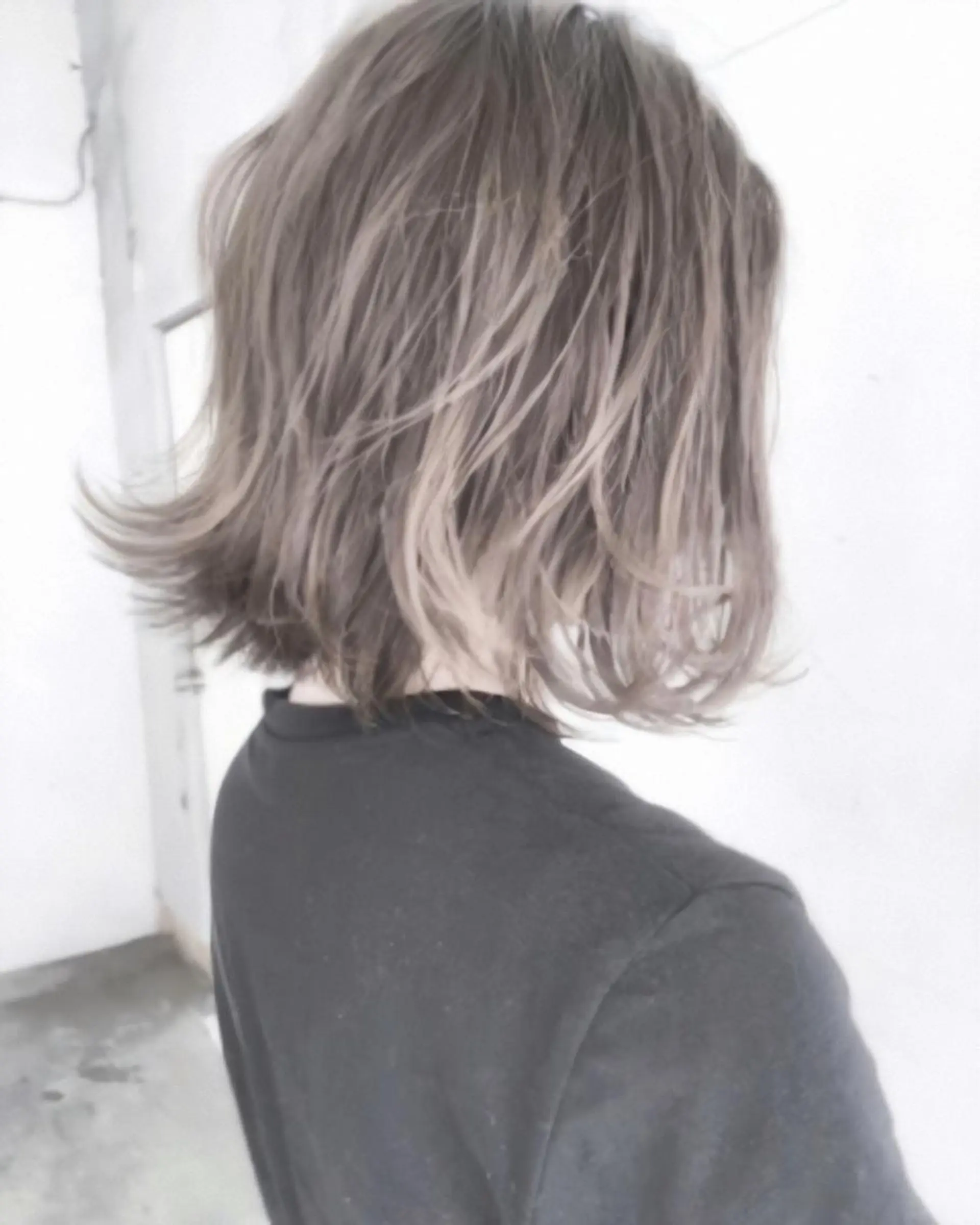 ショート カラー アッシュ バレイヤージュ ブリーチ ラベンダーカラー ラベンダーアッシュ 海外ヘア/ 長谷川　裕起のヘアスタイル
