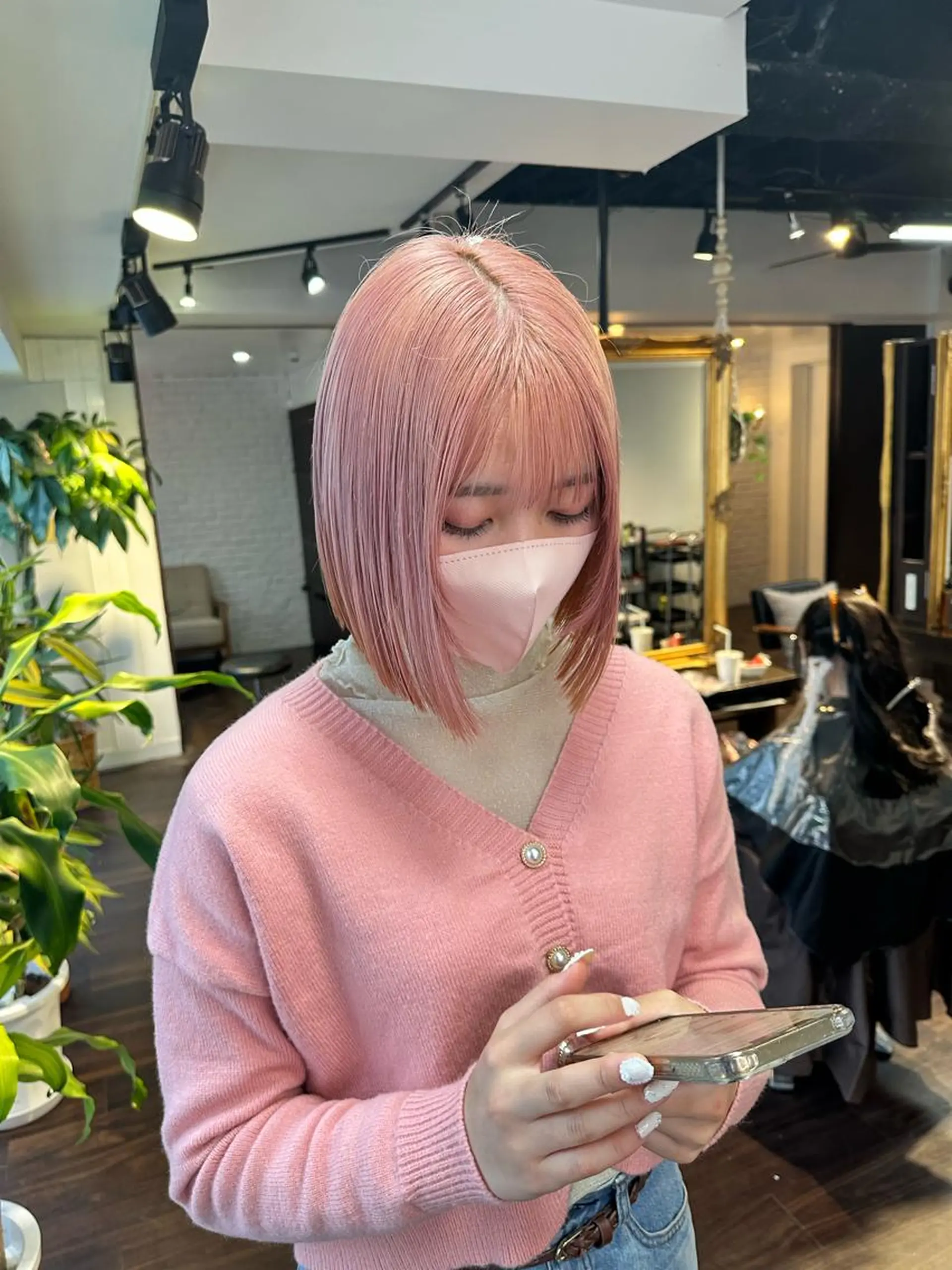 ミディアム カラー アディクシーカラー ブリーチ ケアブリーチ デザインカラー ハイトーンカラー カット ヘアカラー トリートメント レイヤーカット ケラチン/Kaitoのヘアスタイル