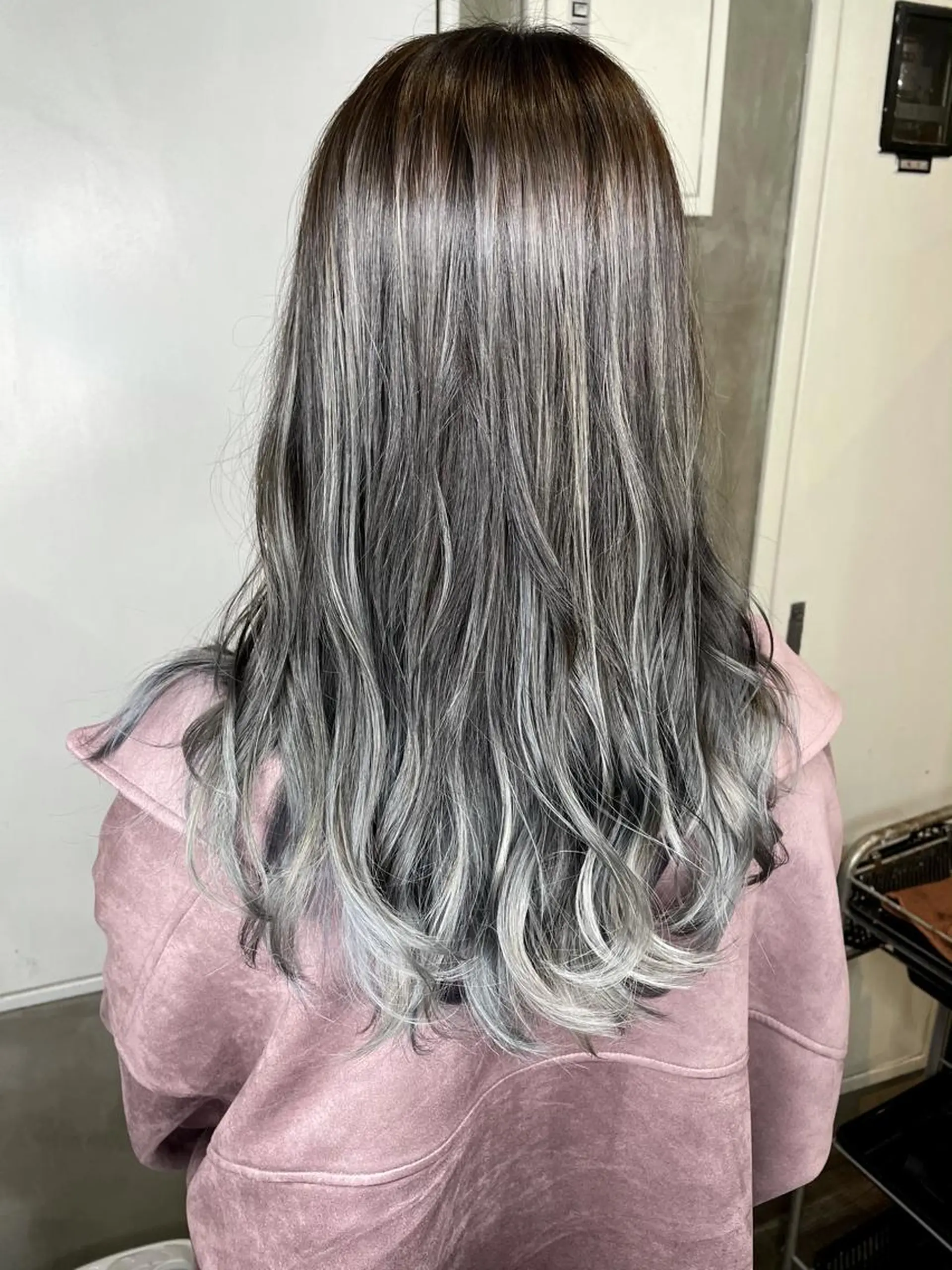 セミロング カラー バレイヤージュ ブリーチ レイヤーカット La fith 店長 城谷颯人のヘアスタイル
