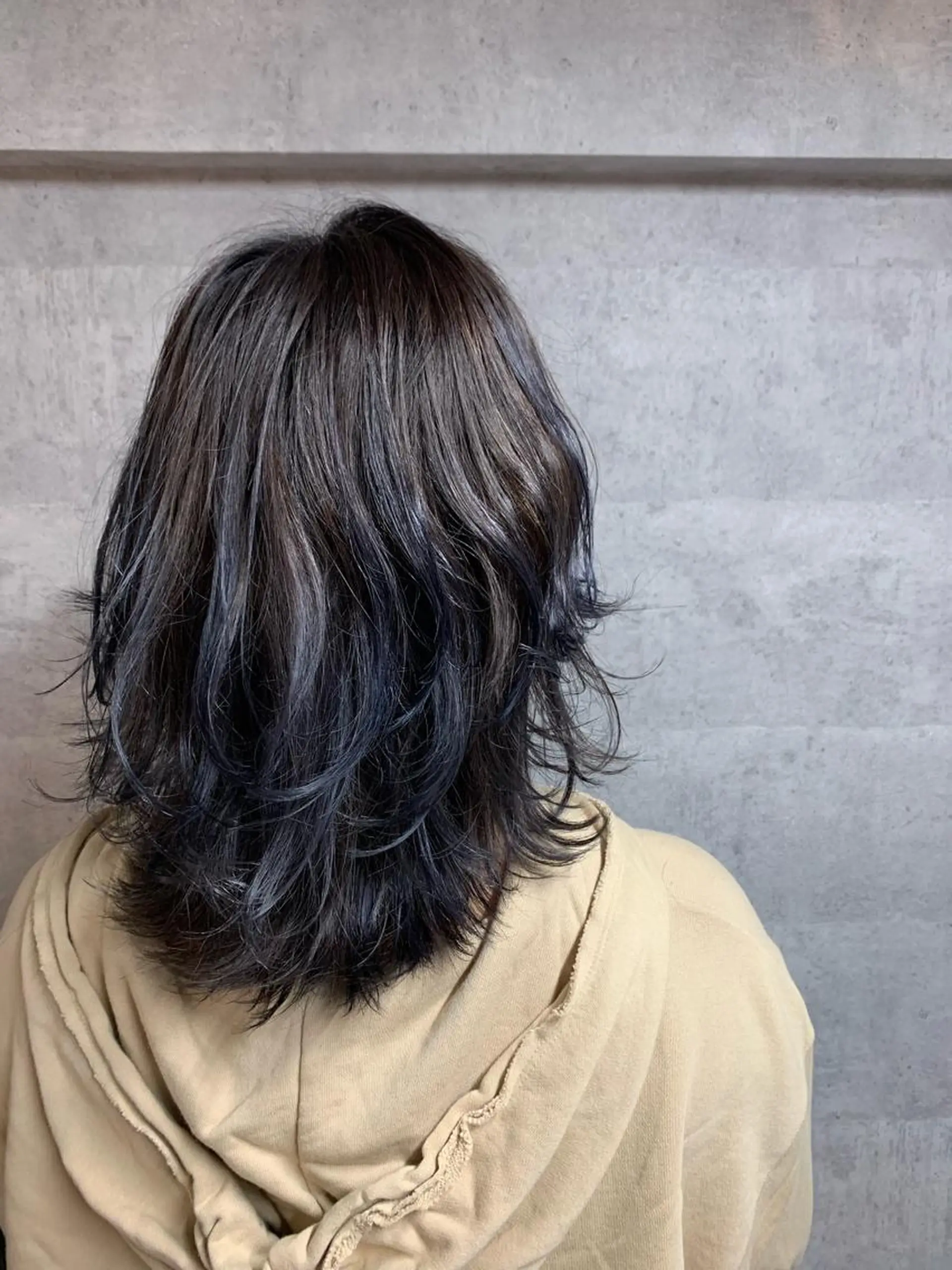 ミディアム カラー ブリーチ ブルーカラー ブルージュ ピンクカラー uru【ウル】所属・島守 桃香のヘアスタイル