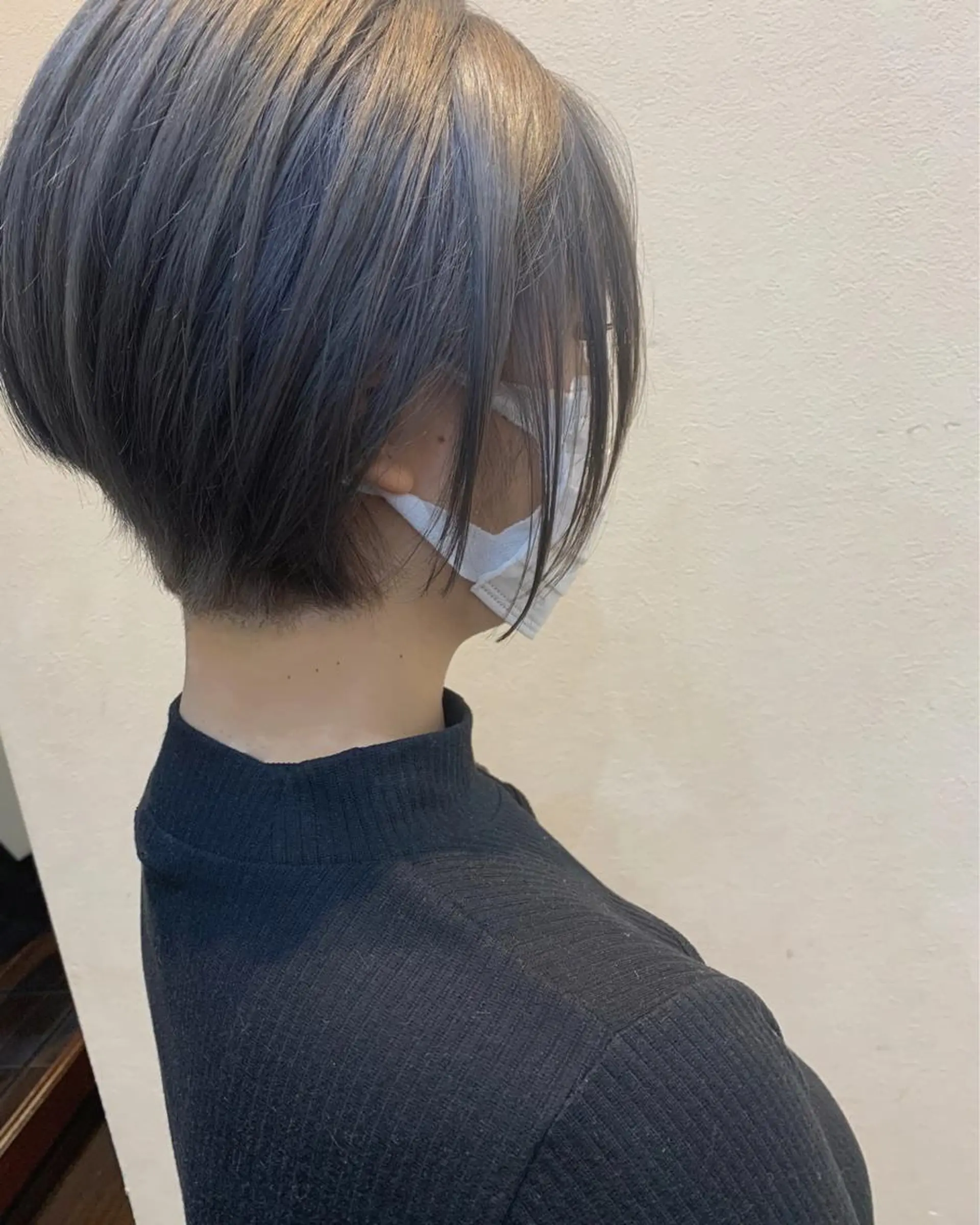 ショート カラー ヘアアレンジ アッシュ ベージュカラー くびれヘア ショートヘア カット 今村公介 ブリーチ特化、派手髪のヘアスタイル