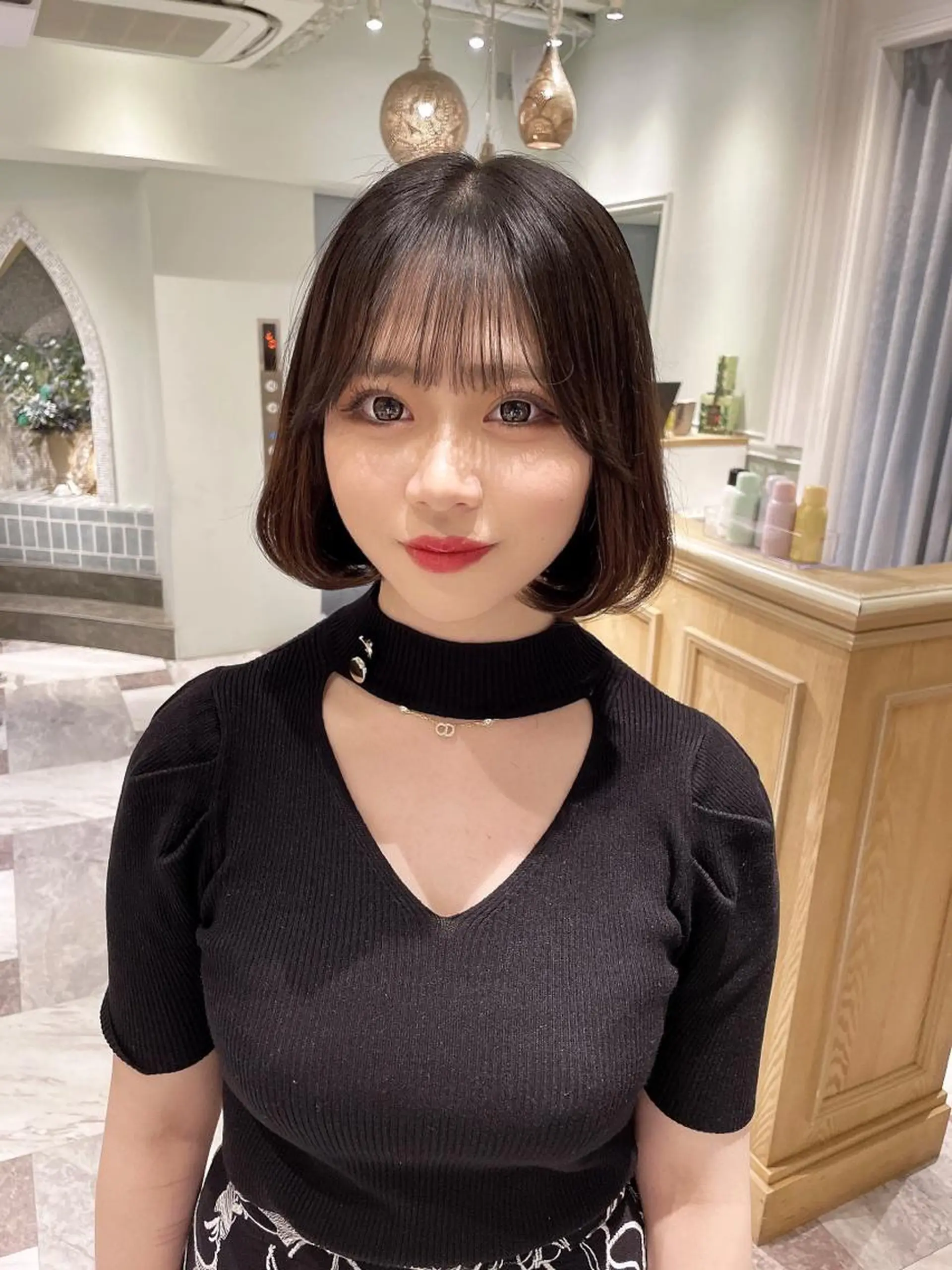 ショート カラー ベージュカラー 黒髪 ブリーチ ブルーカラー ブルーブラック カット トリートメント 木屋元一/透明感 /レイヤー/顔まわりのヘアスタイル