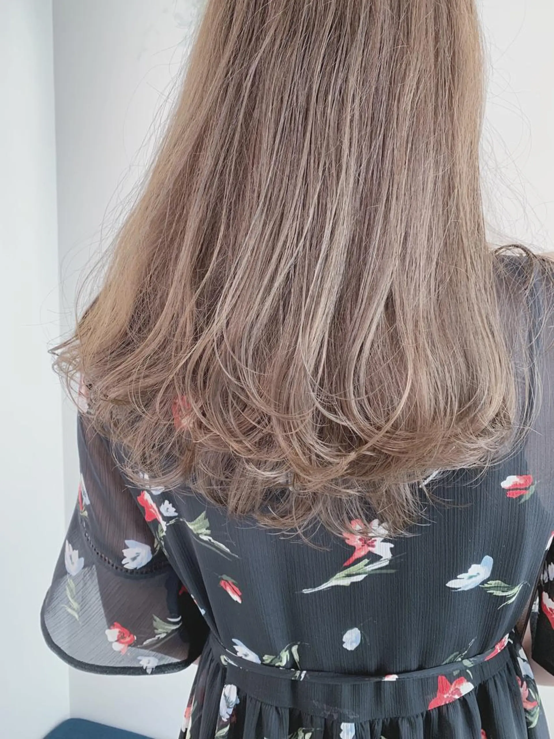 セミロング カラー ベージュカラー ミルクティーベージュ カット ヘアカラー トリートメント DUMBO所属・【完全マンツー 恵比寿】佐藤 翔のヘアスタイル