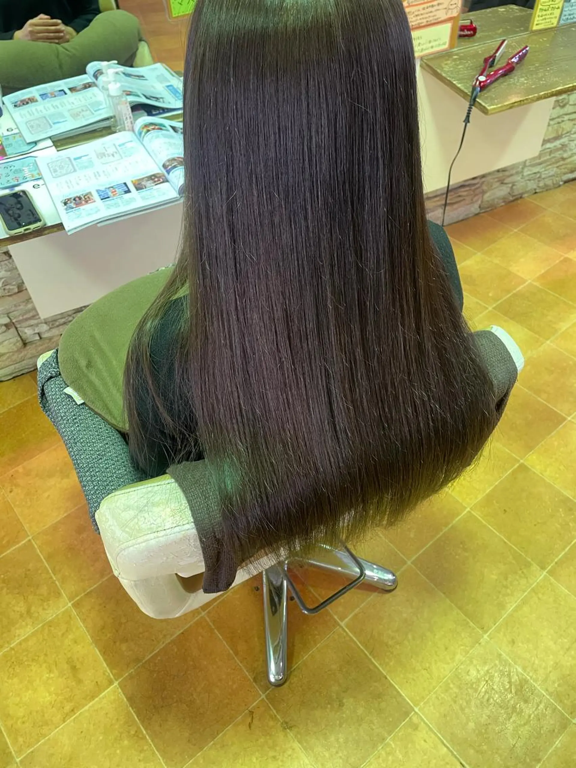 ロング カラー アッシュ ベージュカラー ロング LINK所属・山口 彩海のヘアスタイル