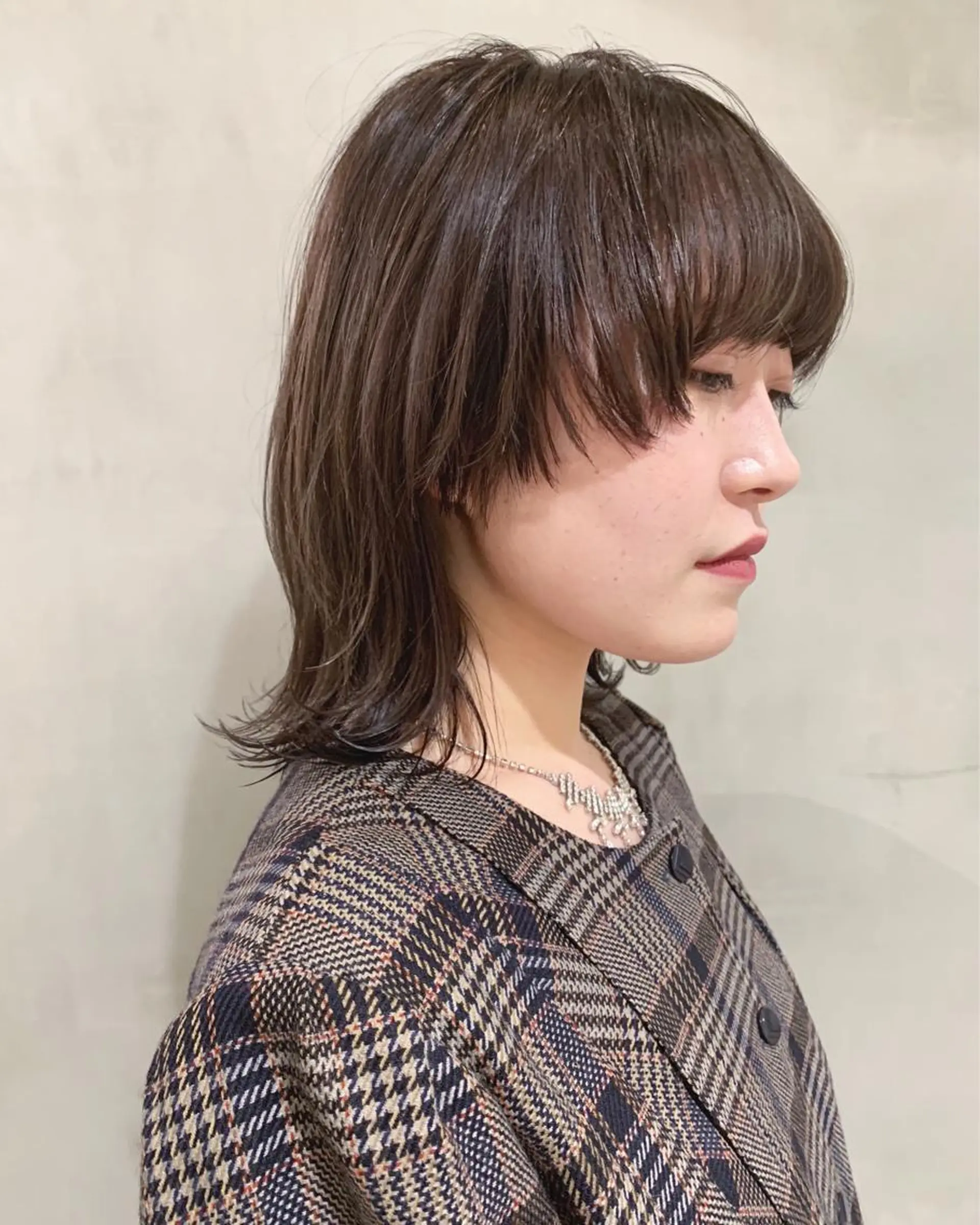 ミディアム カラー ウルフカット 優 作のヘアスタイル
