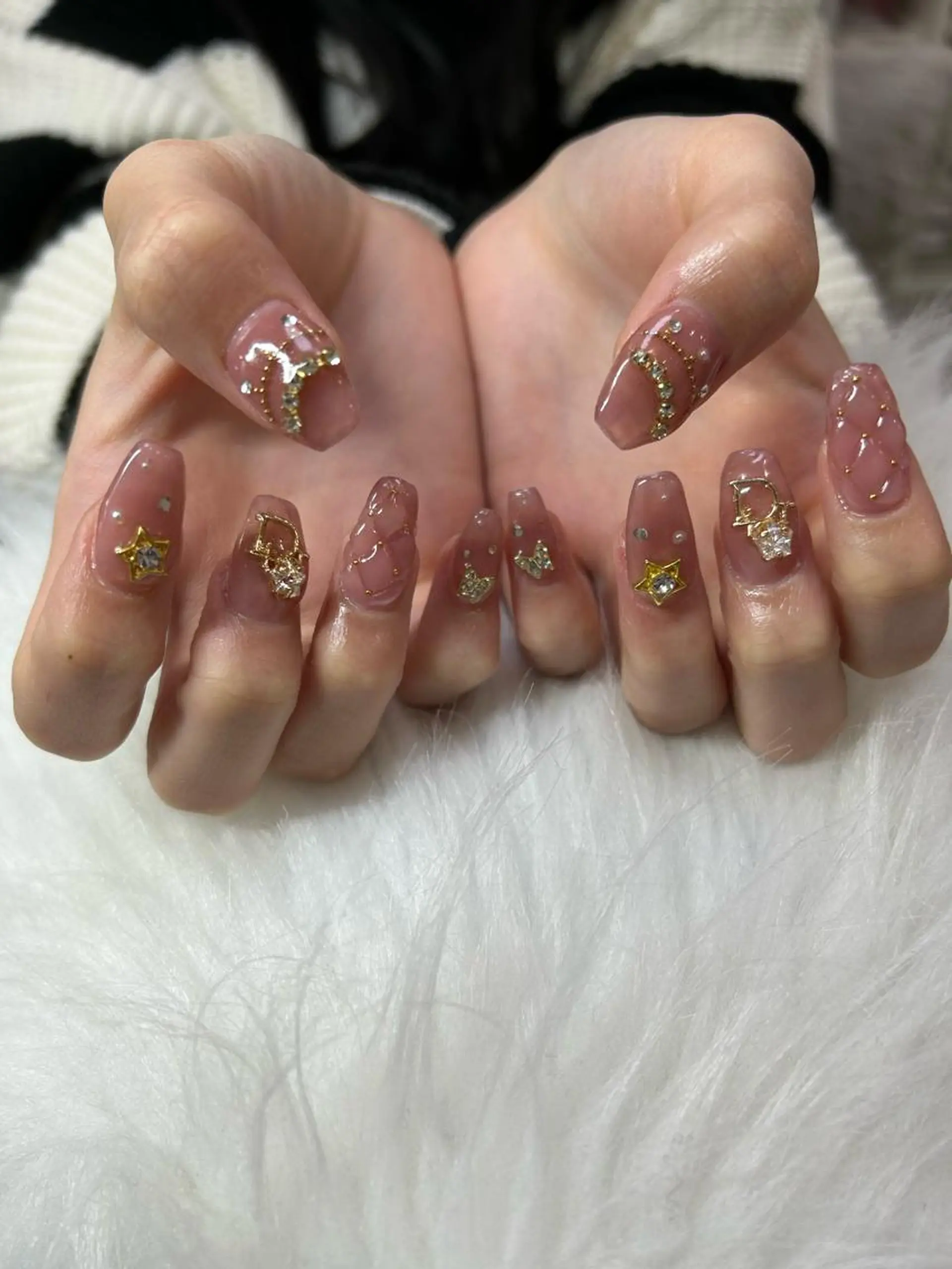 ネイル キラキラネイル Minami 🍓のネイルデザイン